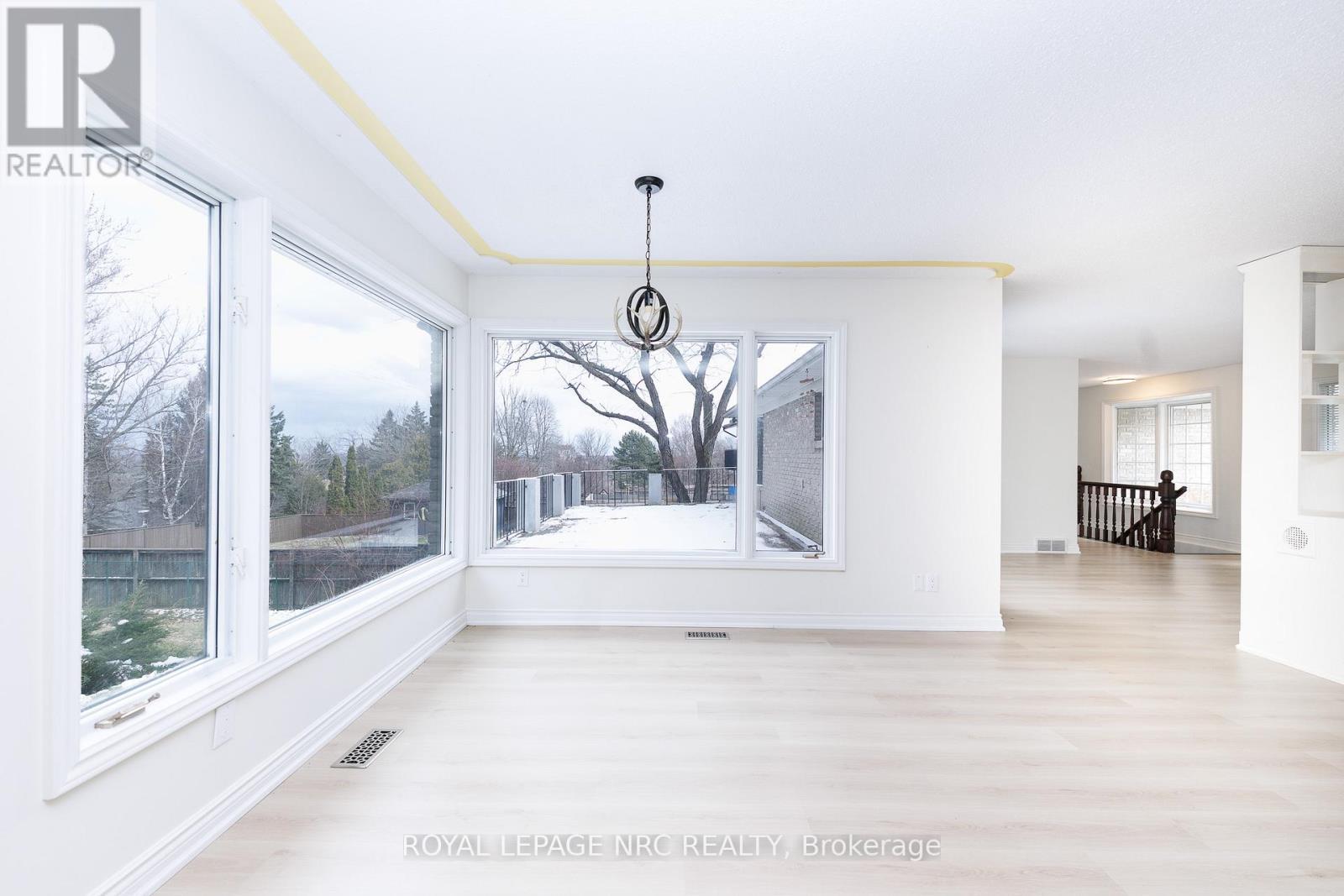 












61 TREMONT DRIVE

,
St. Catharines (Glendale/Glenridge),




Ontario
L2T3Y9


