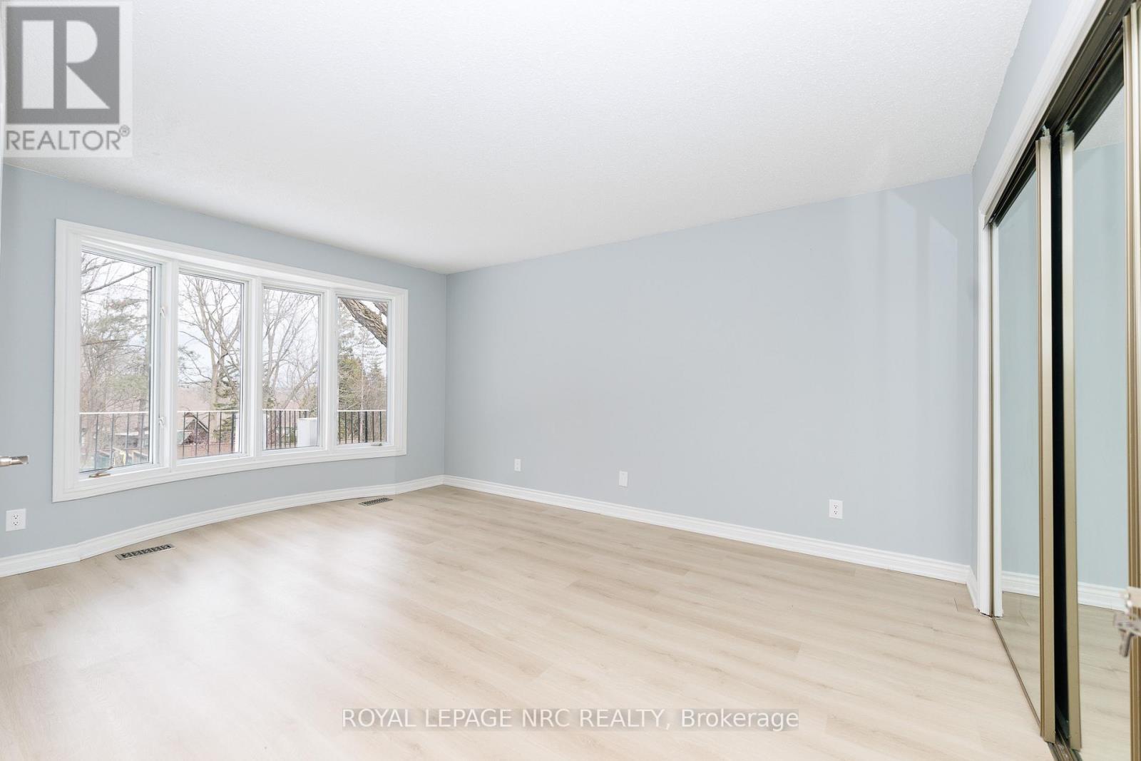 












61 TREMONT DRIVE

,
St. Catharines (Glendale/Glenridge),




Ontario
L2T3Y9

