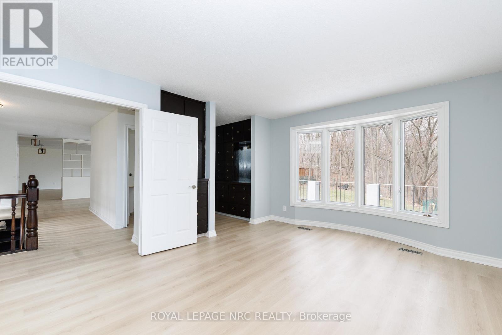 












61 TREMONT DRIVE

,
St. Catharines (Glendale/Glenridge),




Ontario
L2T3Y9

