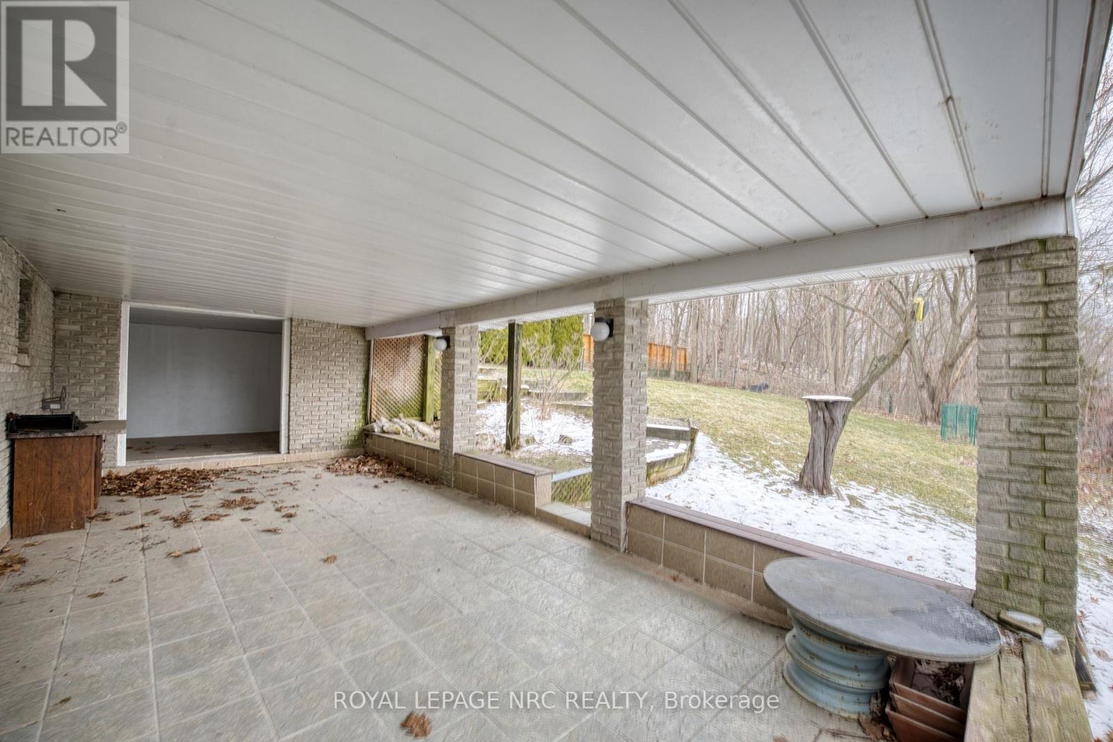 












61 TREMONT DRIVE

,
St. Catharines (Glendale/Glenridge),




Ontario
L2T3Y9

