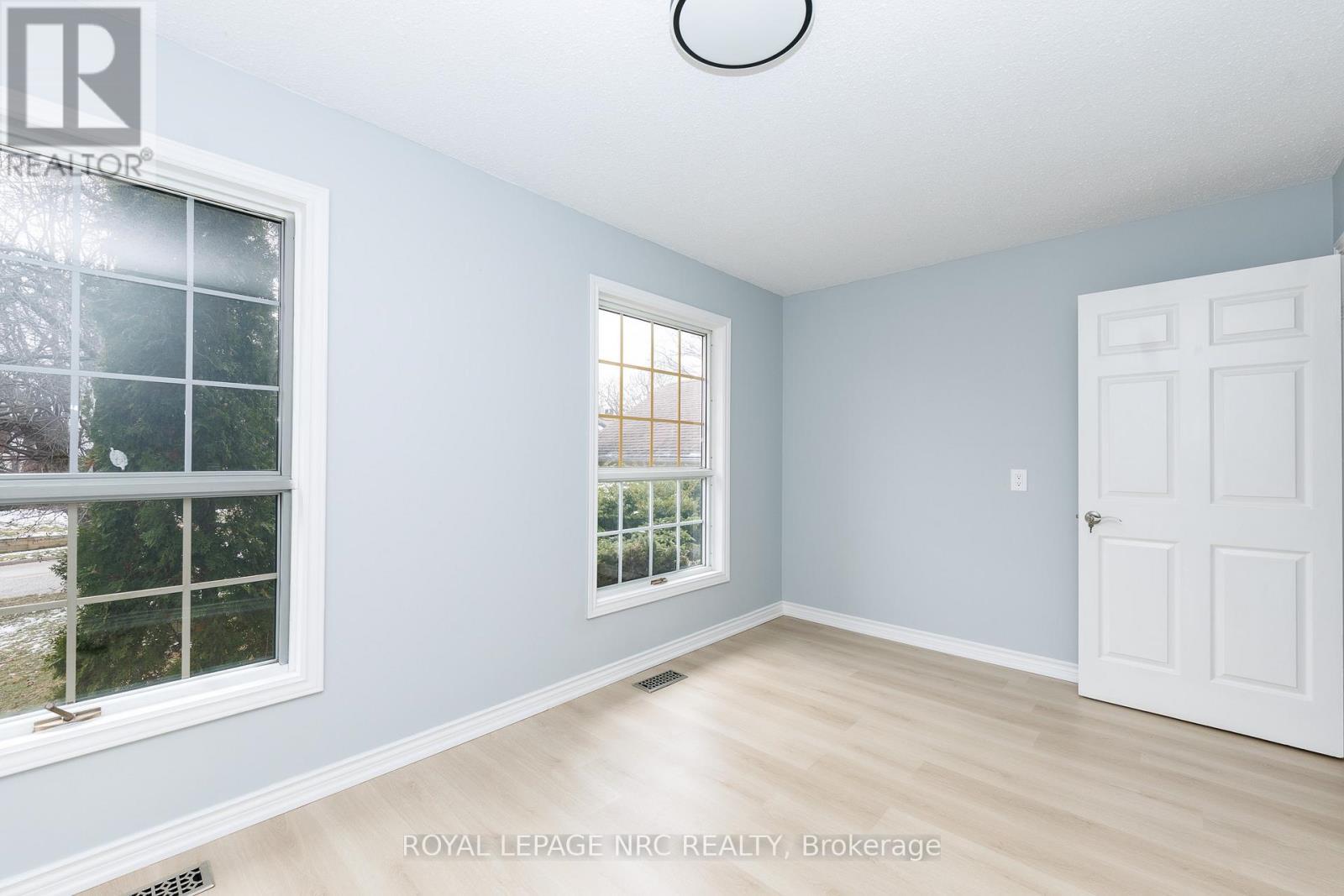 












61 TREMONT DRIVE

,
St. Catharines (Glendale/Glenridge),




Ontario
L2T3Y9

