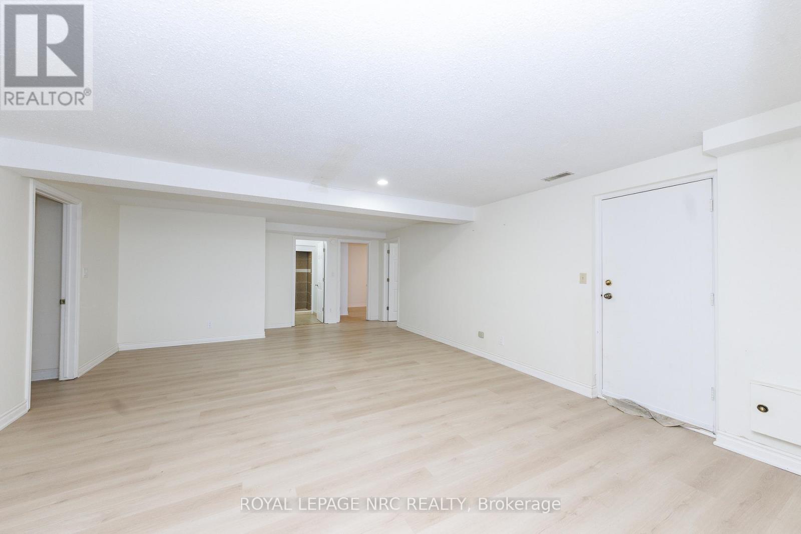












61 TREMONT DRIVE

,
St. Catharines (Glendale/Glenridge),




Ontario
L2T3Y9


