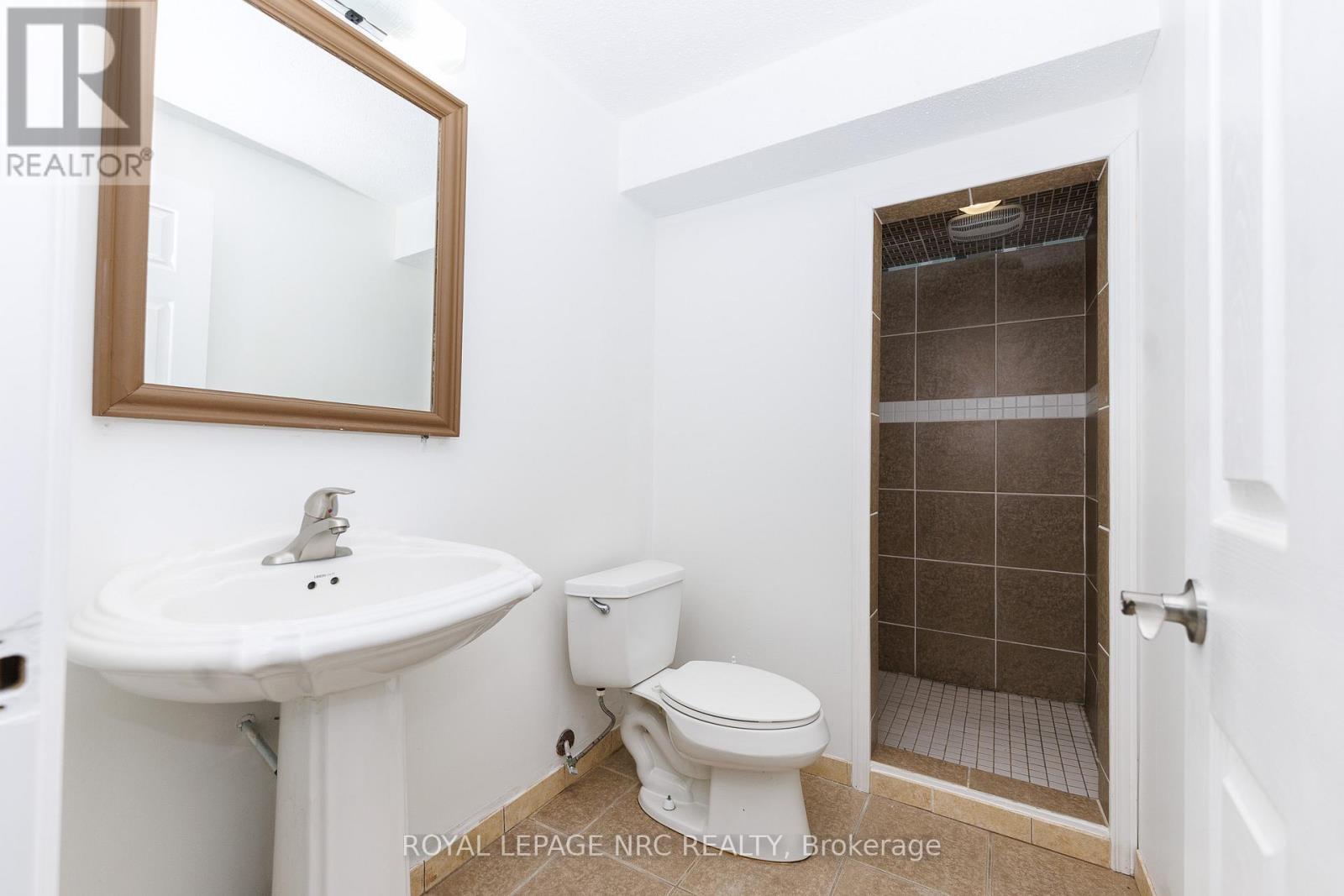 












61 TREMONT DRIVE

,
St. Catharines (Glendale/Glenridge),




Ontario
L2T3Y9

