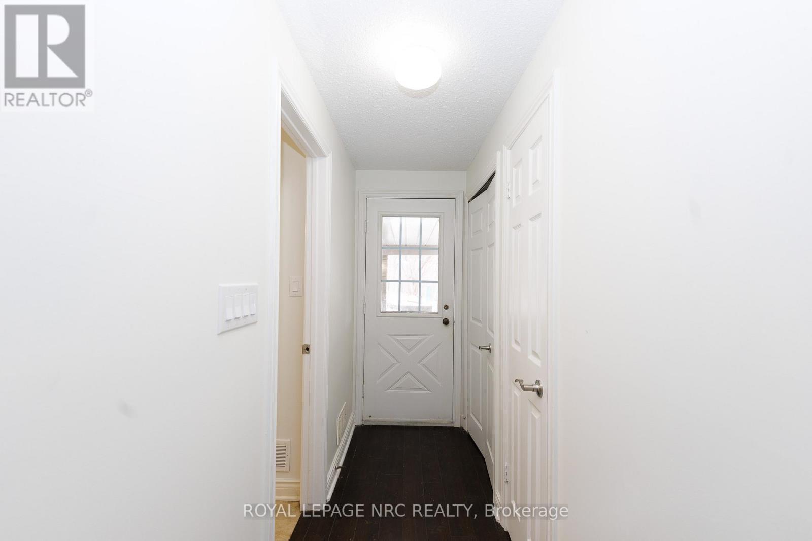 












61 TREMONT DRIVE

,
St. Catharines (Glendale/Glenridge),




Ontario
L2T3Y9

