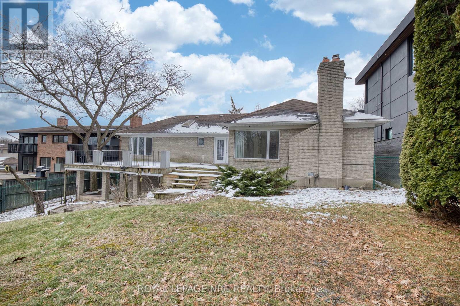 












61 TREMONT DRIVE

,
St. Catharines (Glendale/Glenridge),




Ontario
L2T3Y9

