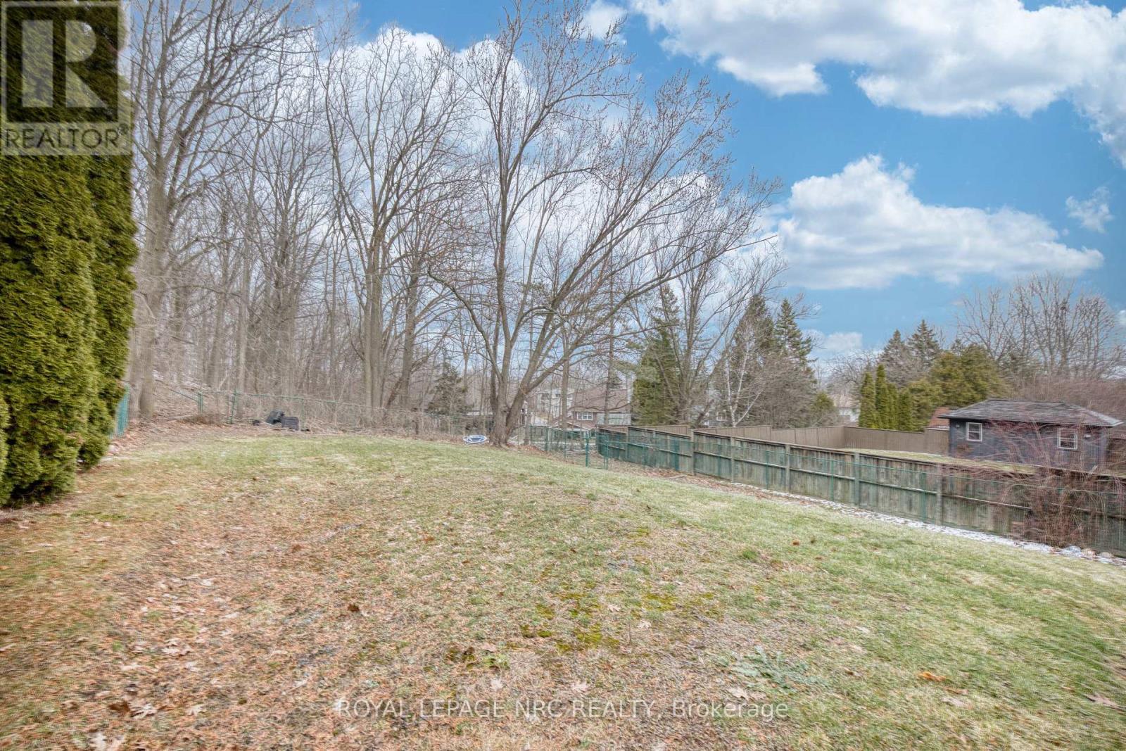 












61 TREMONT DRIVE

,
St. Catharines (Glendale/Glenridge),




Ontario
L2T3Y9

