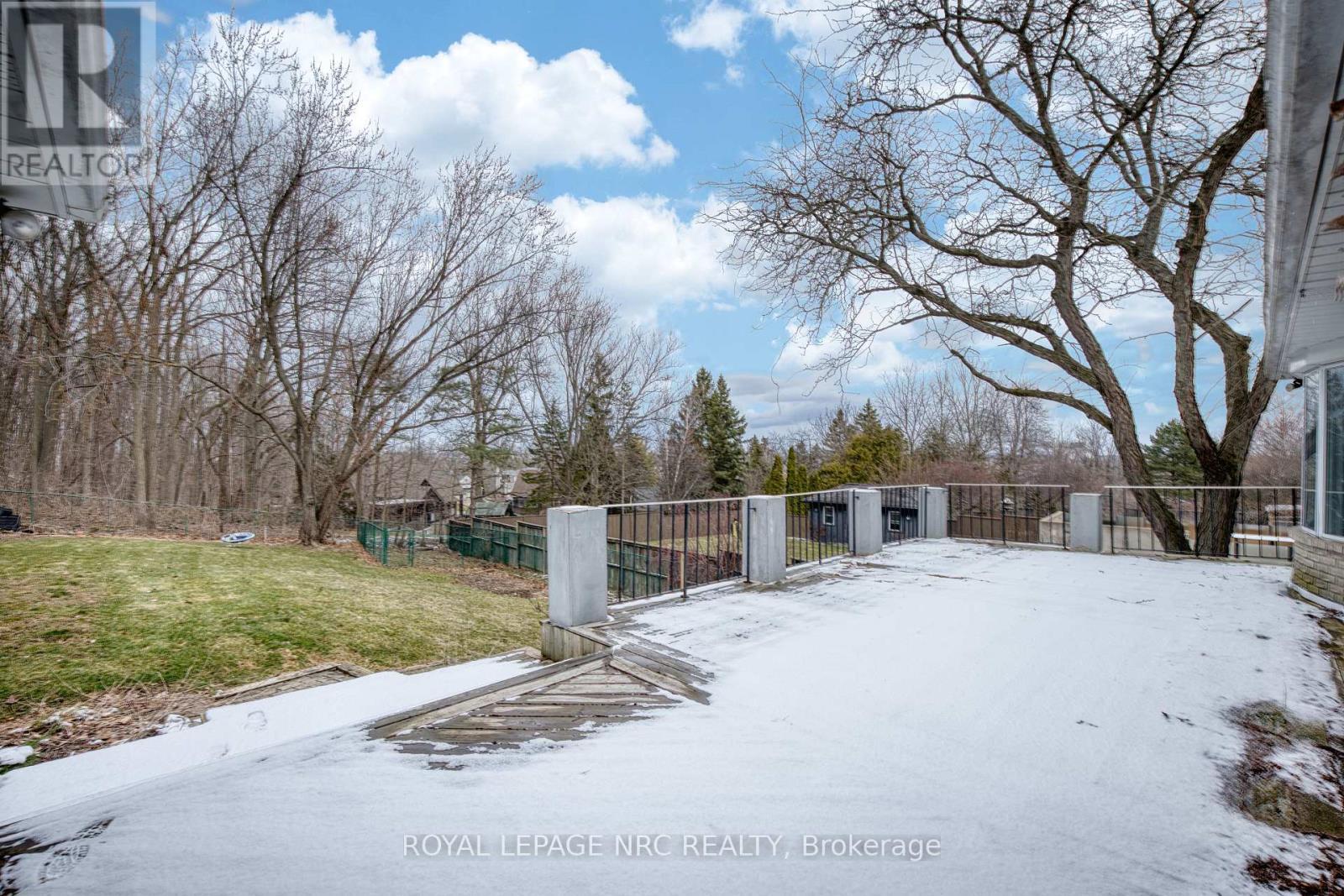 












61 TREMONT DRIVE

,
St. Catharines (Glendale/Glenridge),




Ontario
L2T3Y9

