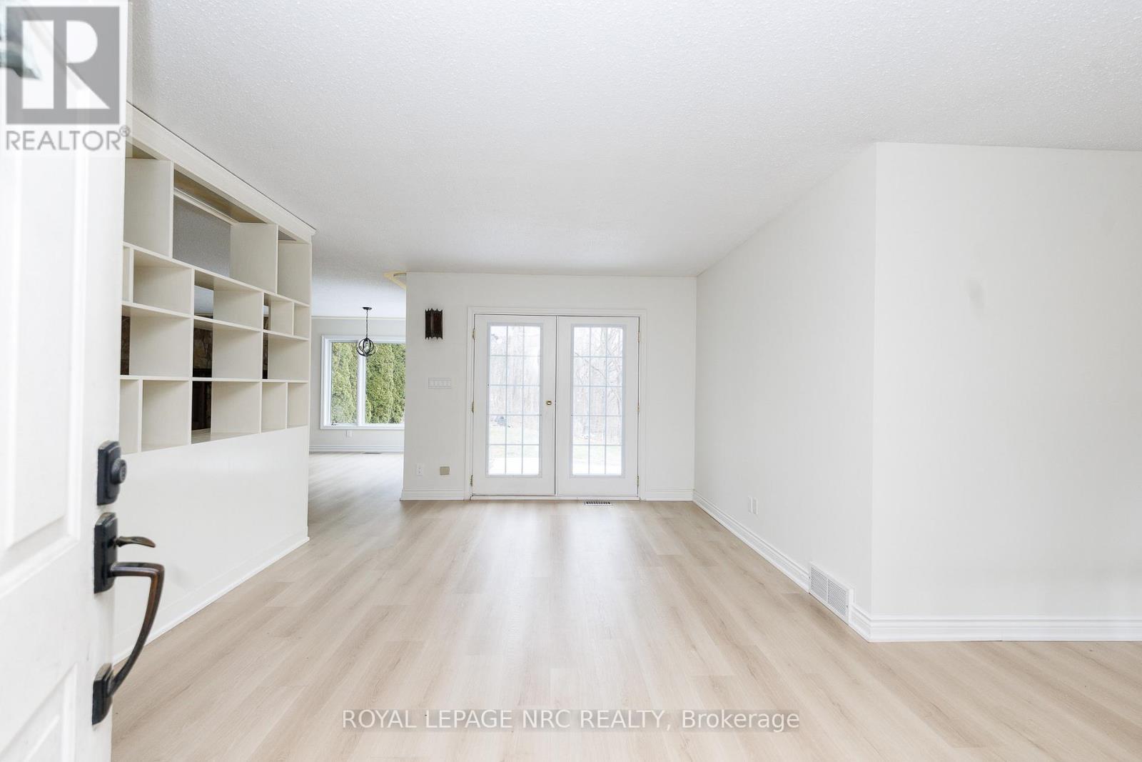 












61 TREMONT DRIVE

,
St. Catharines (Glendale/Glenridge),




Ontario
L2T3Y9

