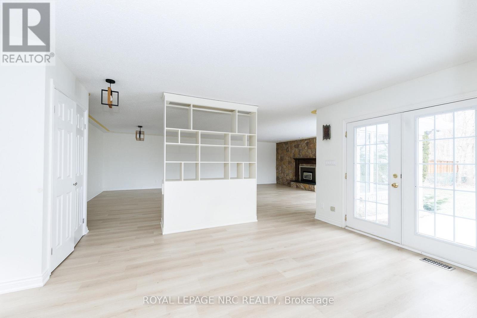 












61 TREMONT DRIVE

,
St. Catharines (Glendale/Glenridge),




Ontario
L2T3Y9

