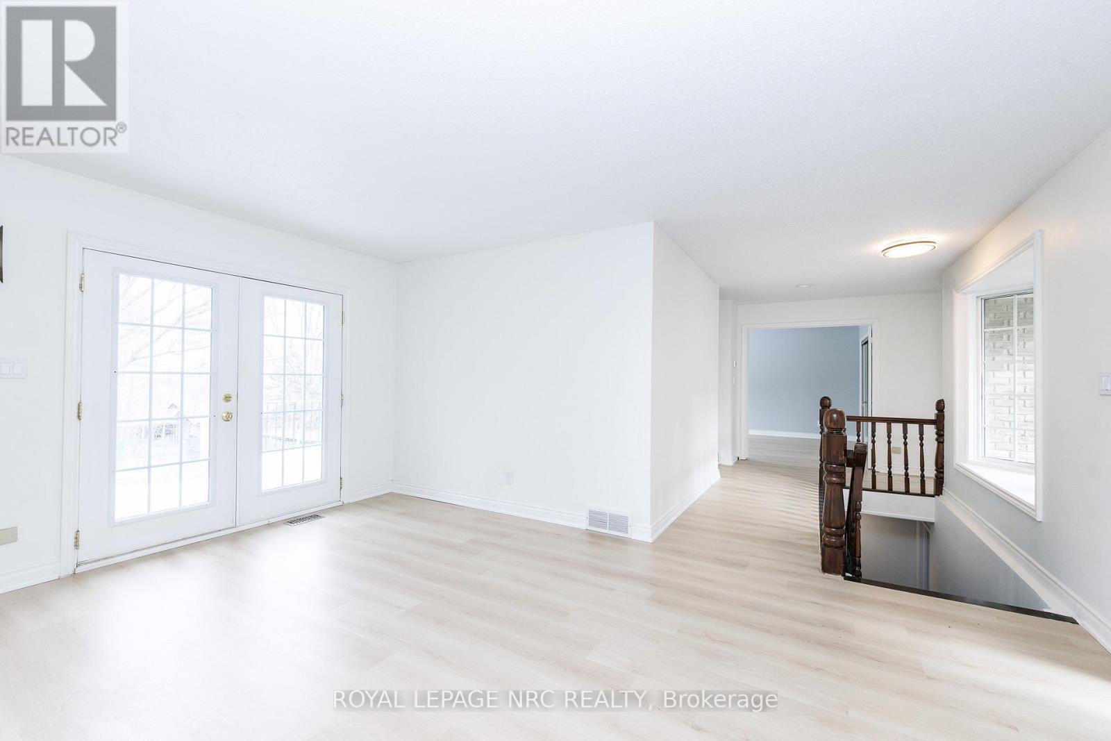 












61 TREMONT DRIVE

,
St. Catharines (Glendale/Glenridge),




Ontario
L2T3Y9

