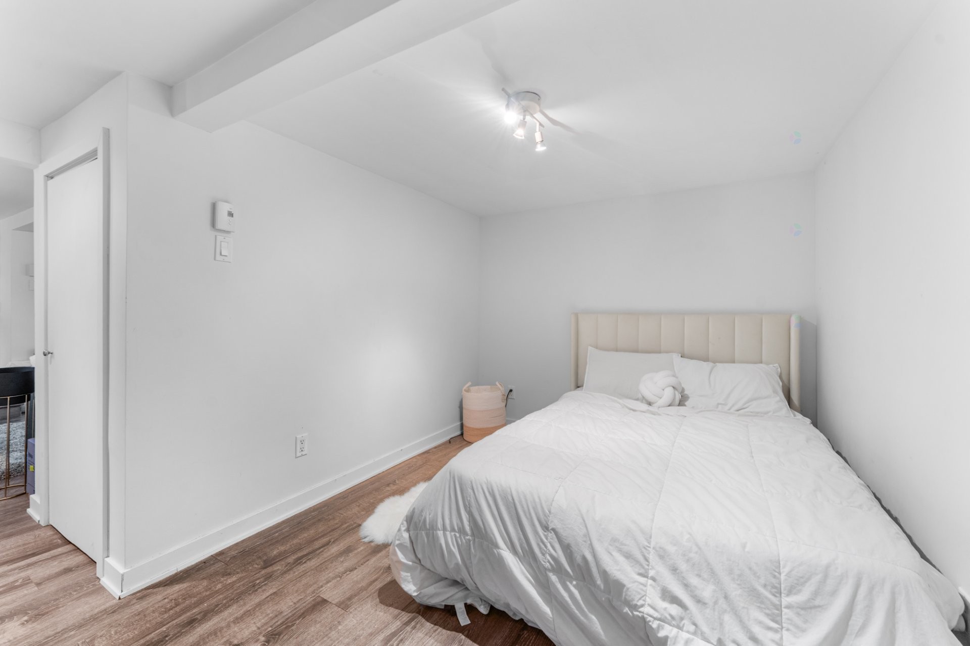 









20


Rue Létourneau

,
Laval (Sainte-Rose),




QC
H7L2E1


