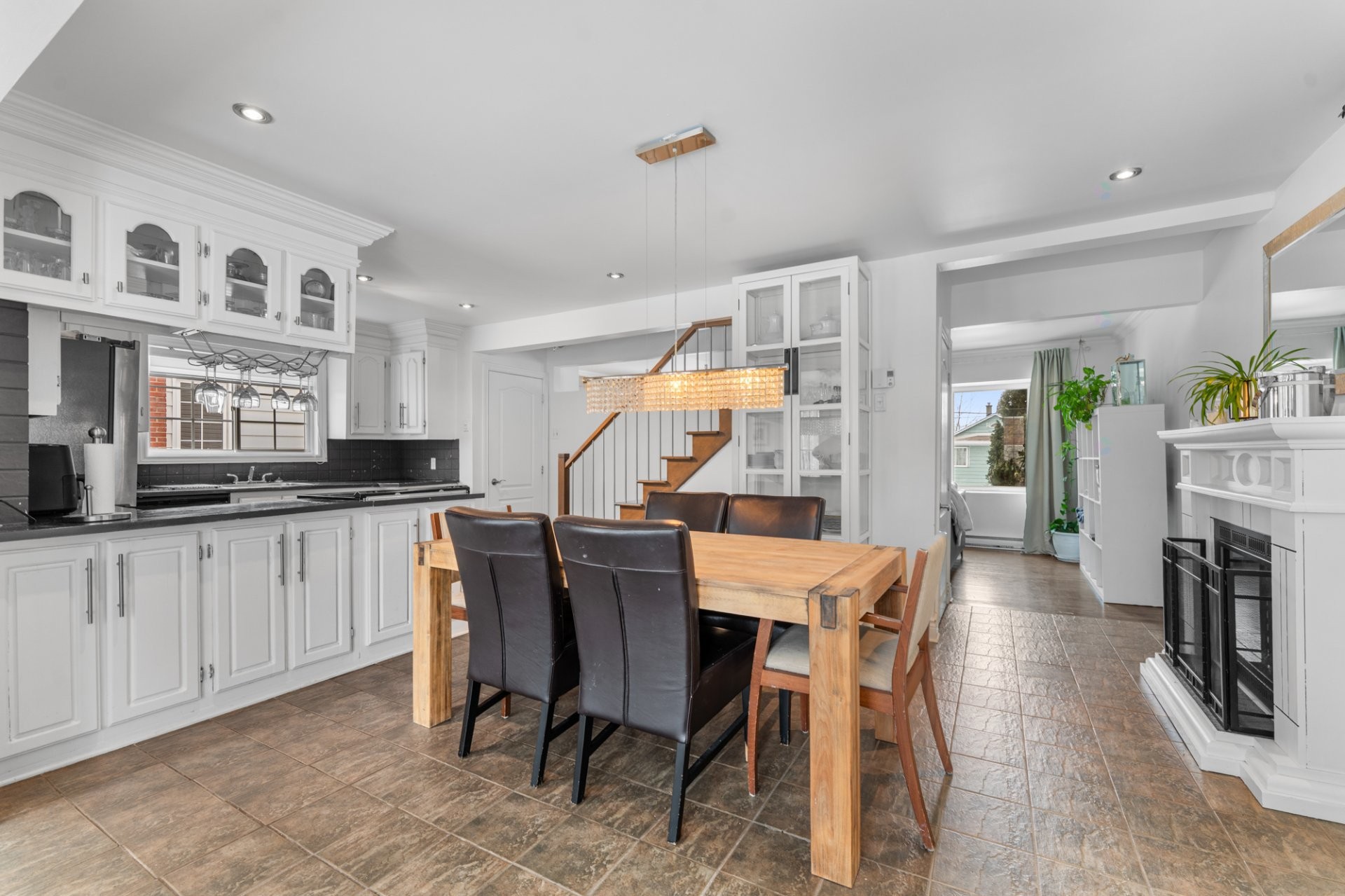 









20


Rue Létourneau

,
Laval (Sainte-Rose),




QC
H7L2E1

