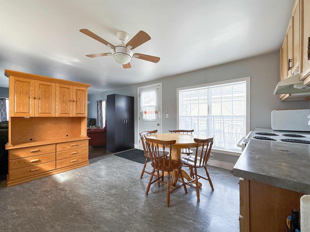 












27 Linkletter Estates

,
Summerside,




PE
C1N 4B2

