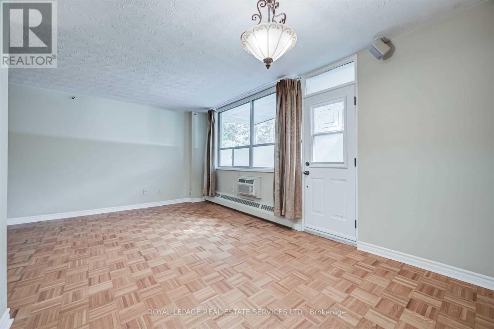 












106 - 100 COE HILL DRIVE

,
Toronto,




Ontario
M6S3E1

