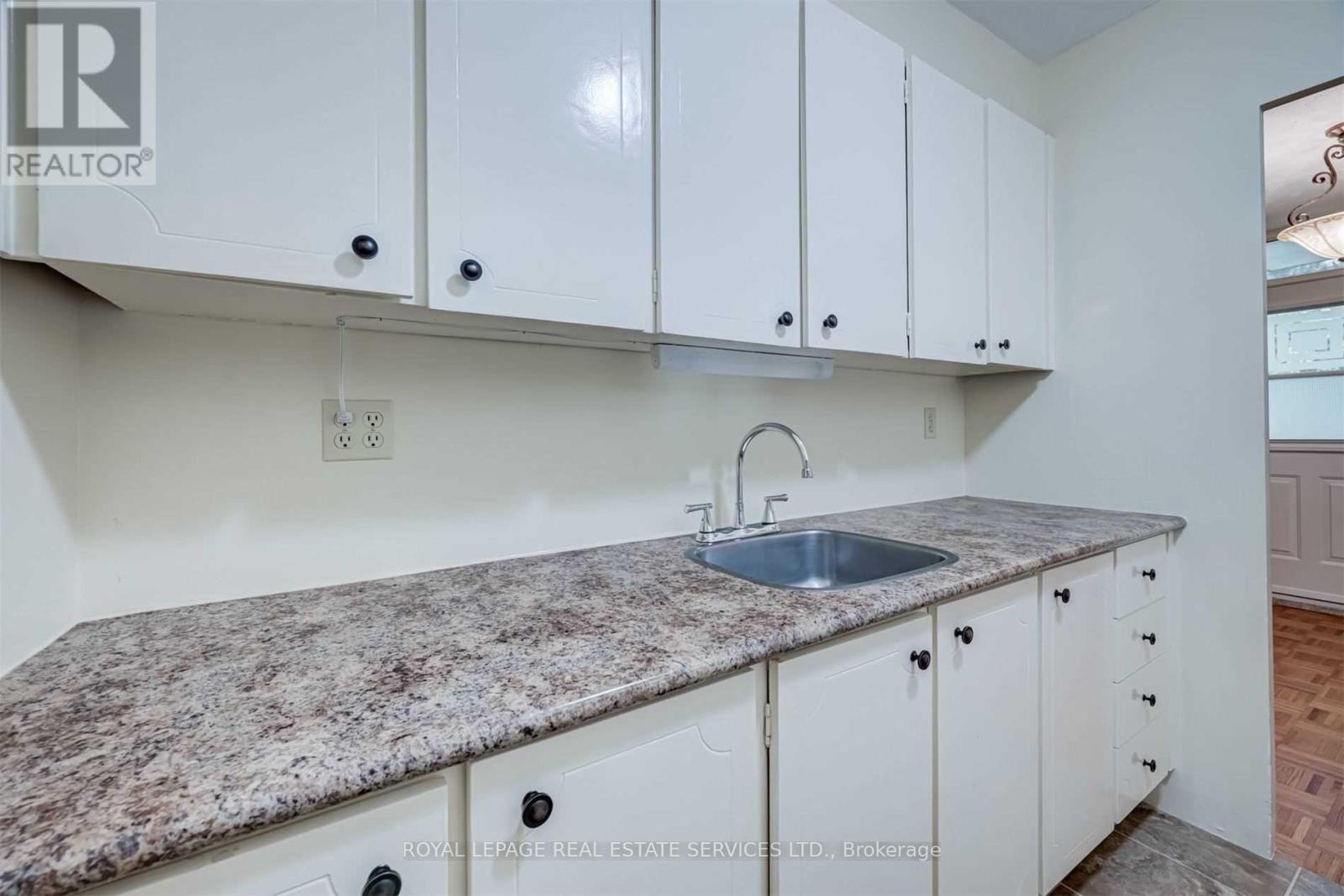 












106 - 100 COE HILL DRIVE

,
Toronto,




Ontario
M6S3E1

