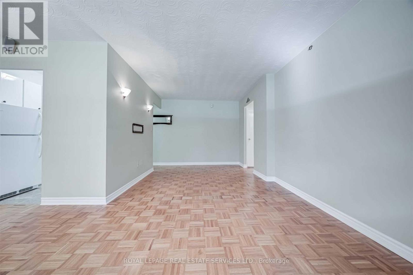 












106 - 100 COE HILL DRIVE

,
Toronto,




Ontario
M6S3E1

