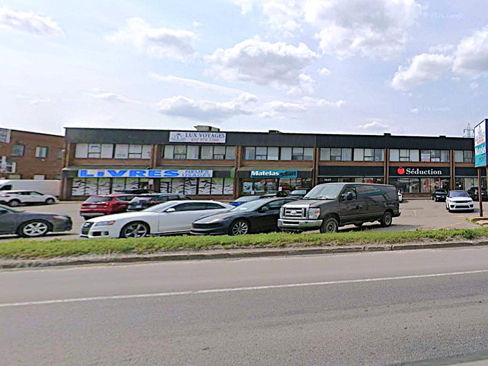 









1527


Desserte Nord Laval (A-440) O.

, 230,
Laval (Chomedey),




QC
H7L3W3

