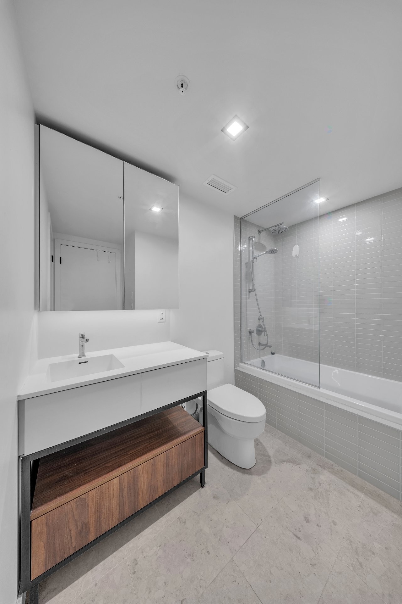 









1245


Rue De Bleury

, 5106,
Montréal (Ville-Marie),




QC
H3B0C2

