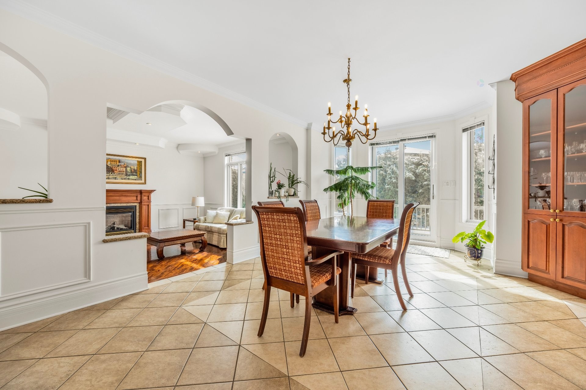 









3402


Av. des Ambassadeurs

,
Laval (Duvernay),




QC
H7E5M3

