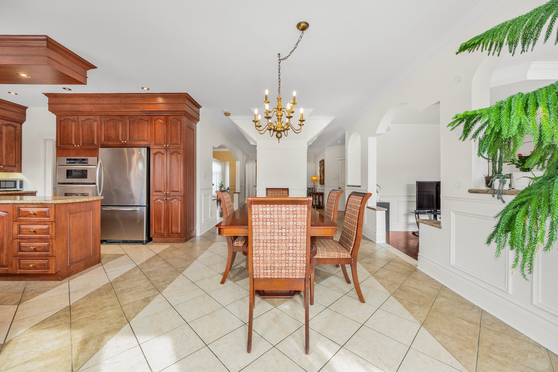 









3402


Av. des Ambassadeurs

,
Laval (Duvernay),




QC
H7E5M3

