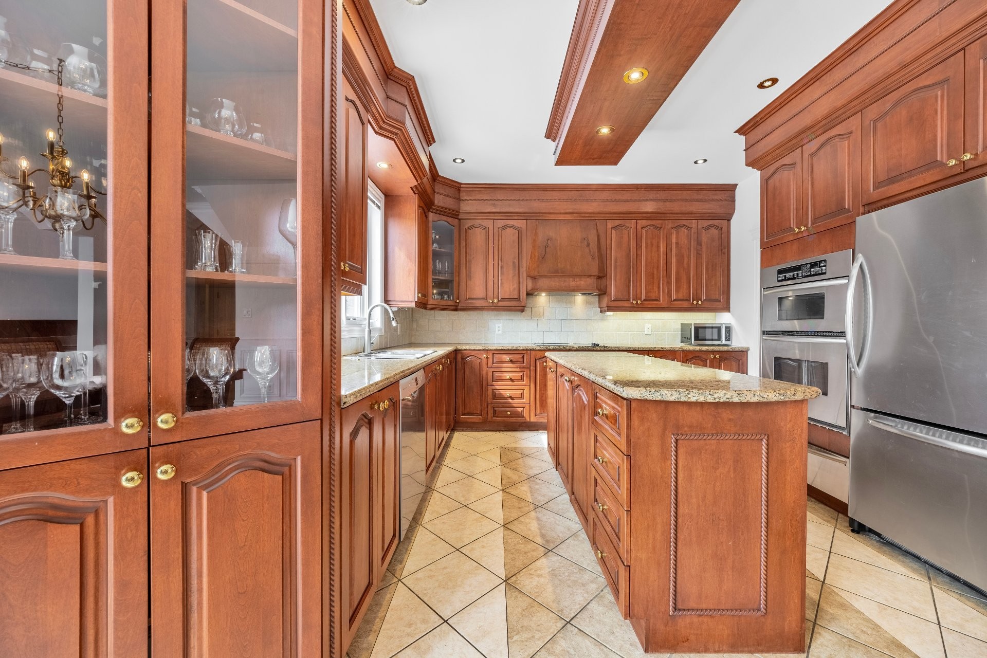 









3402


Av. des Ambassadeurs

,
Laval (Duvernay),




QC
H7E5M3


