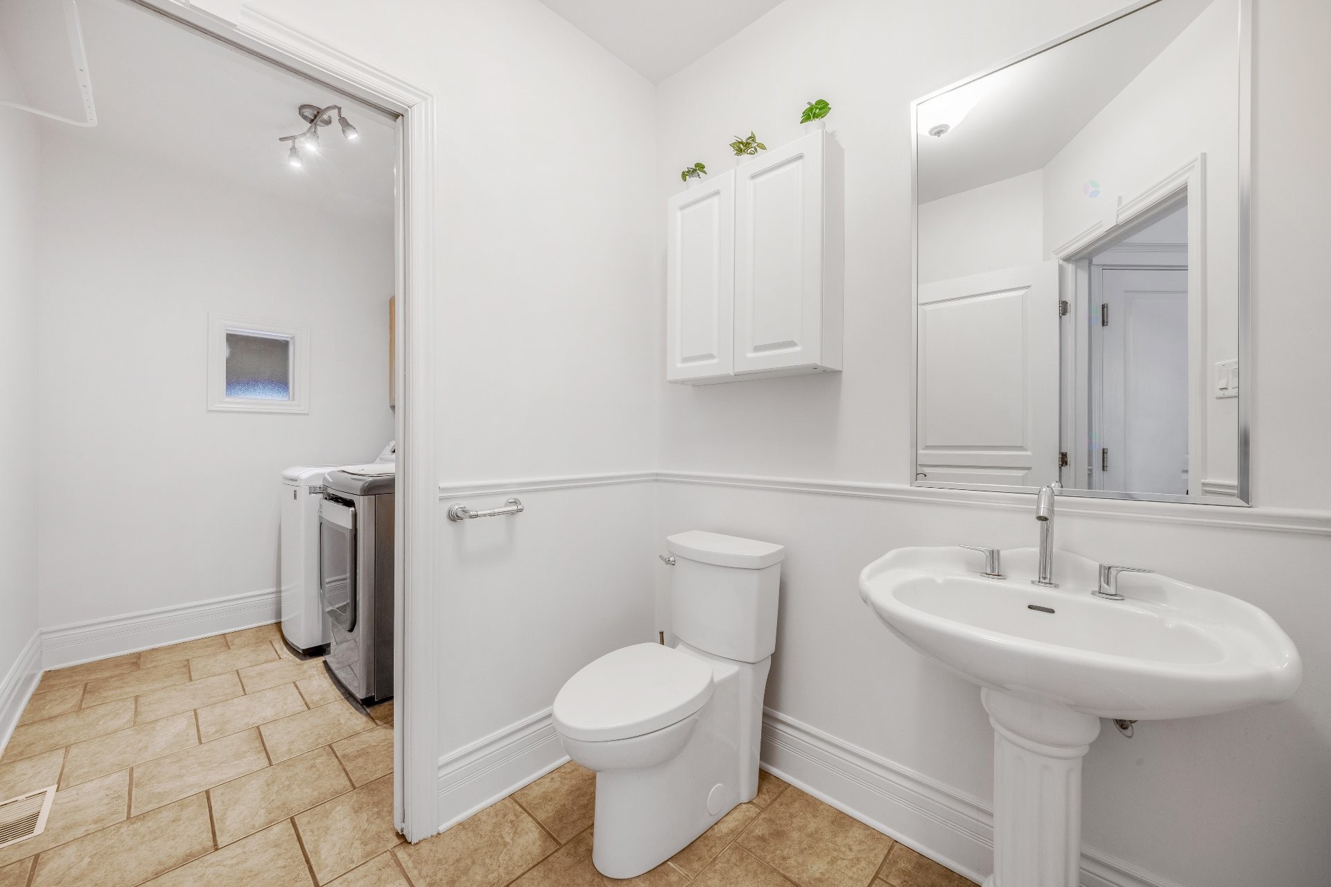 









3402


Av. des Ambassadeurs

,
Laval (Duvernay),




QC
H7E5M3

