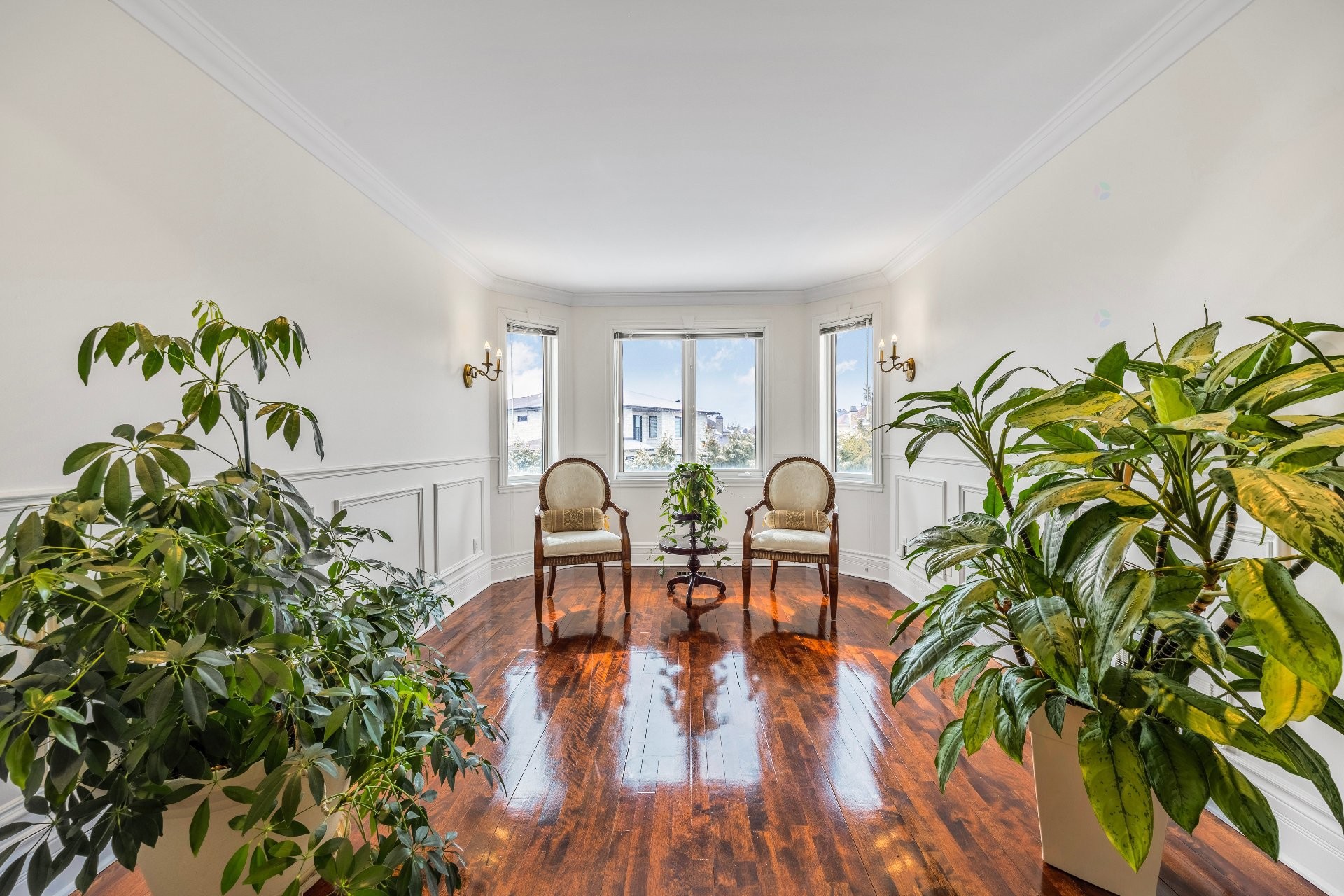 









3402


Av. des Ambassadeurs

,
Laval (Duvernay),




QC
H7E5M3

