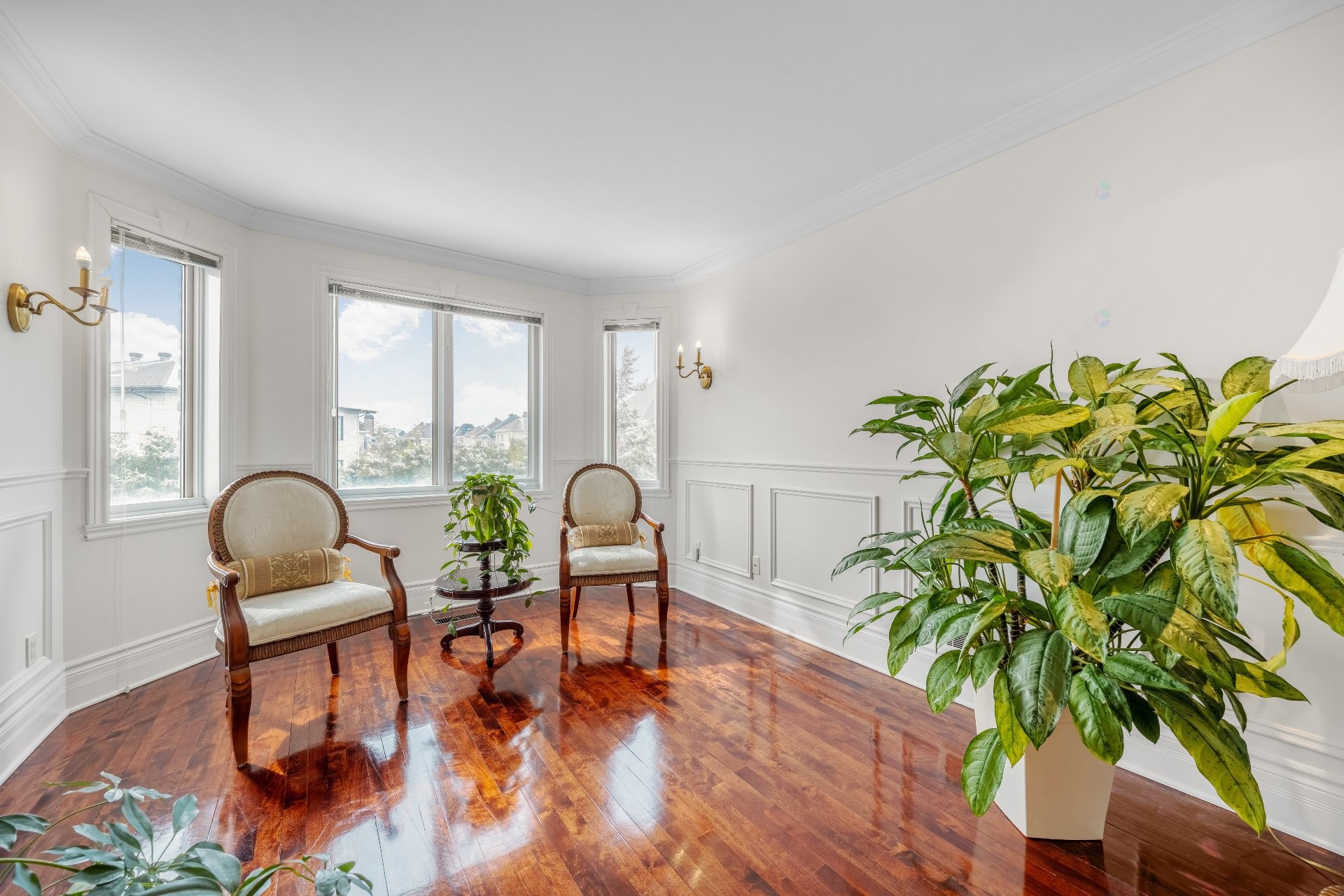 









3402


Av. des Ambassadeurs

,
Laval (Duvernay),




QC
H7E5M3

