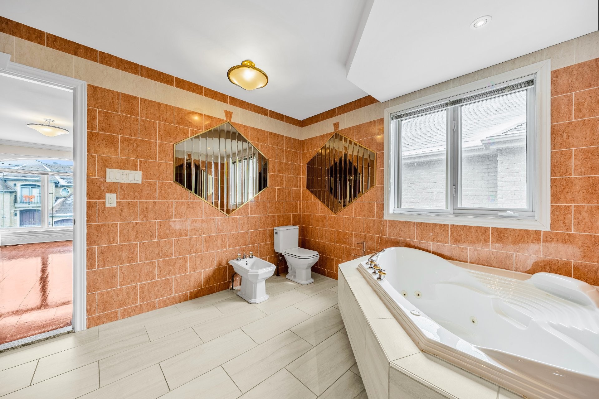 









3402


Av. des Ambassadeurs

,
Laval (Duvernay),




QC
H7E5M3

