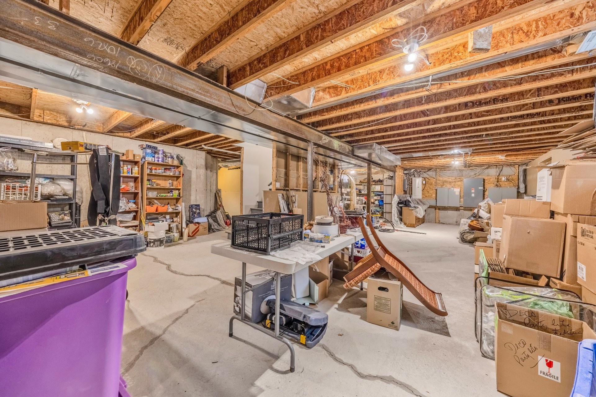 









3402


Av. des Ambassadeurs

,
Laval (Duvernay),




QC
H7E5M3


