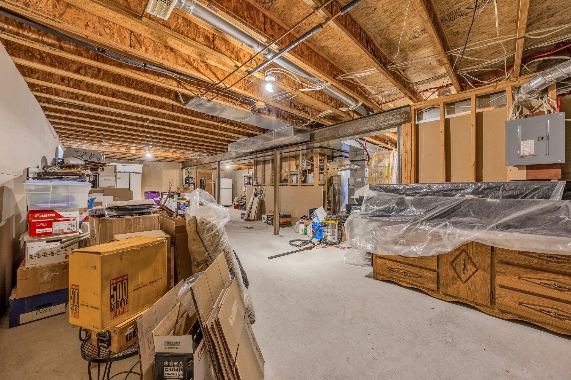 









3402


Av. des Ambassadeurs

,
Laval (Duvernay),




QC
H7E5M3

