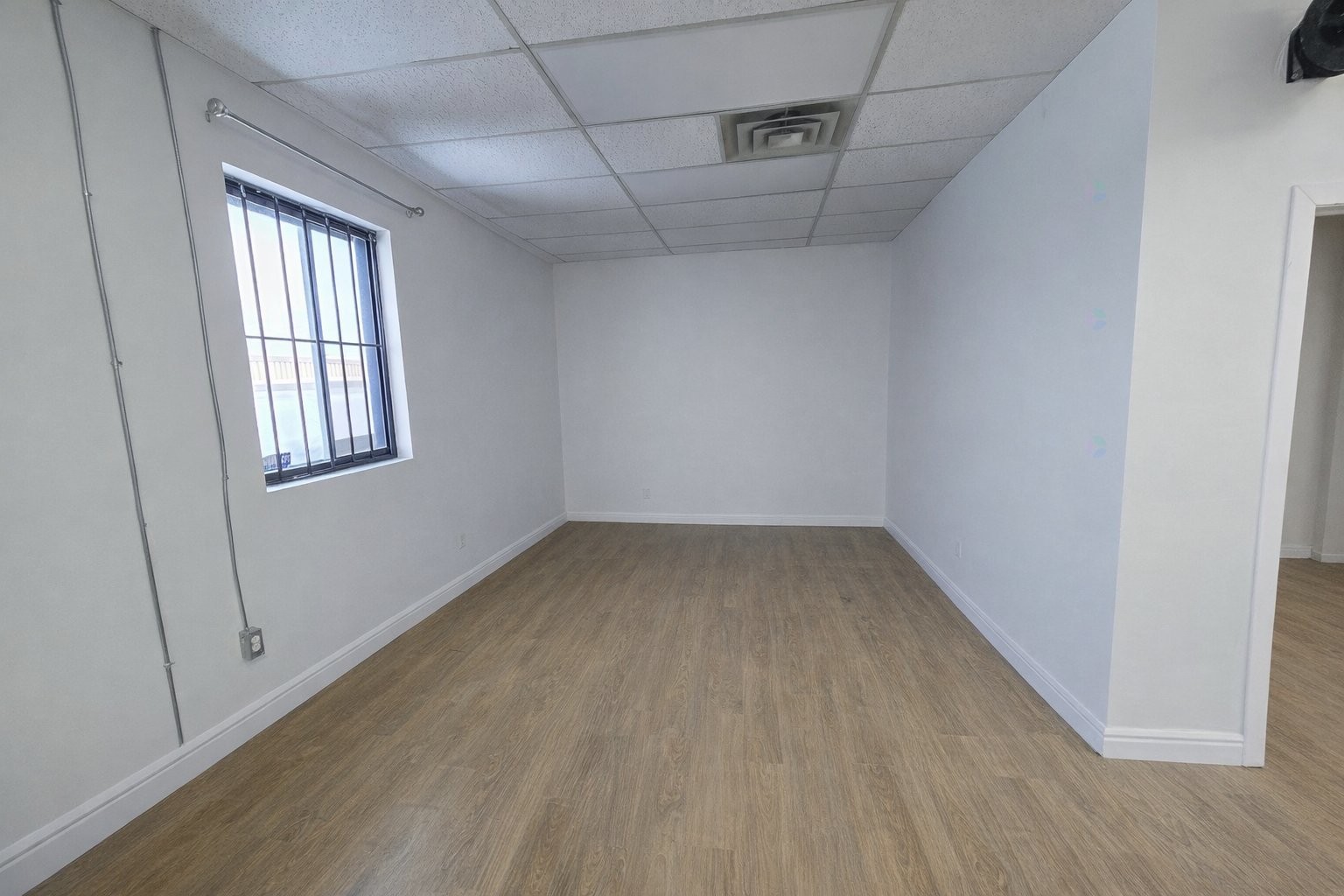 









1605


Desserte Nord Laval (A-440) O.

, 206,
Laval (Chomedey),




QC
H7L3W3

