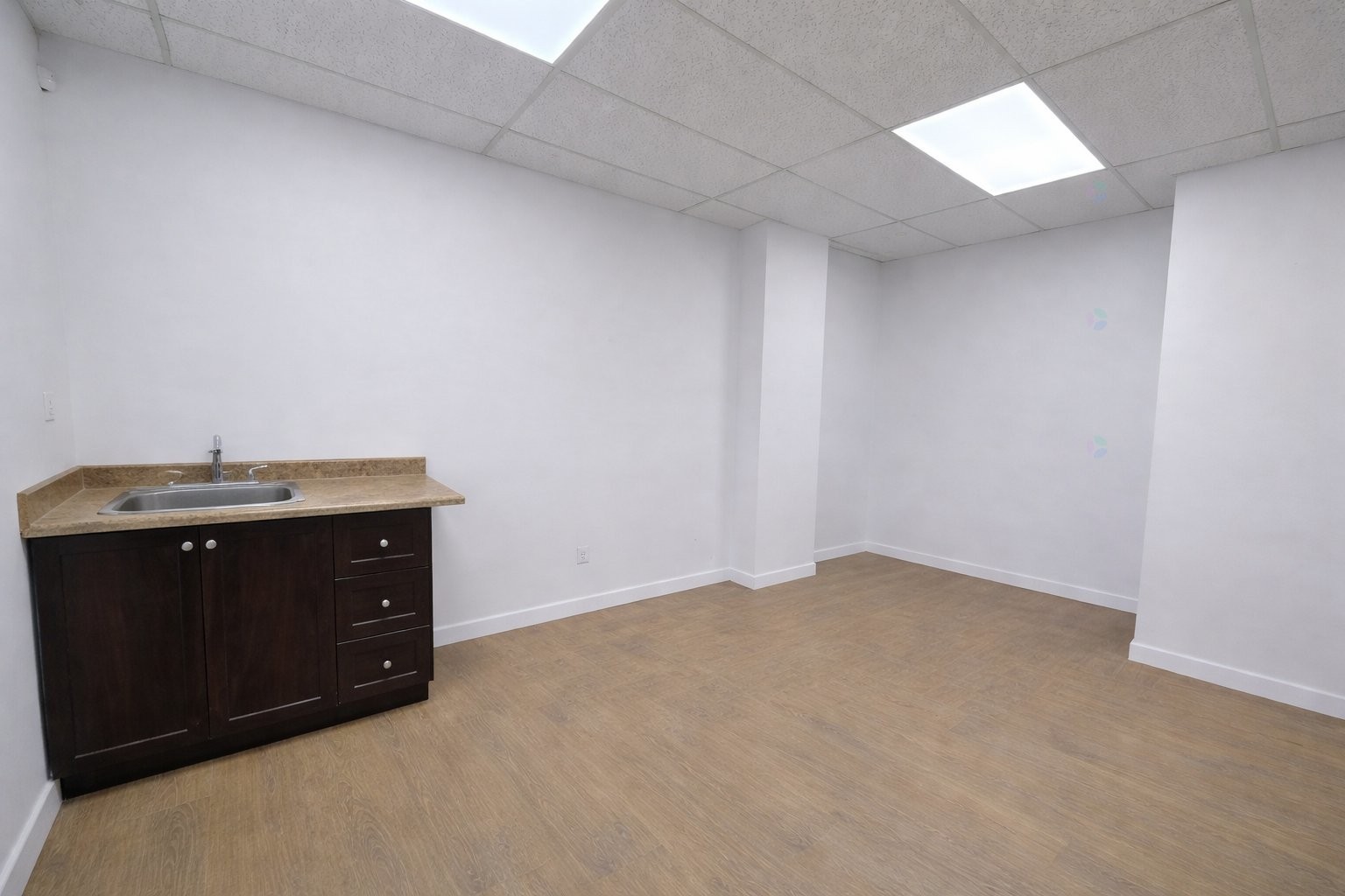 









1605


Desserte Nord Laval (A-440) O.

, 206,
Laval (Chomedey),




QC
H7L3W3

