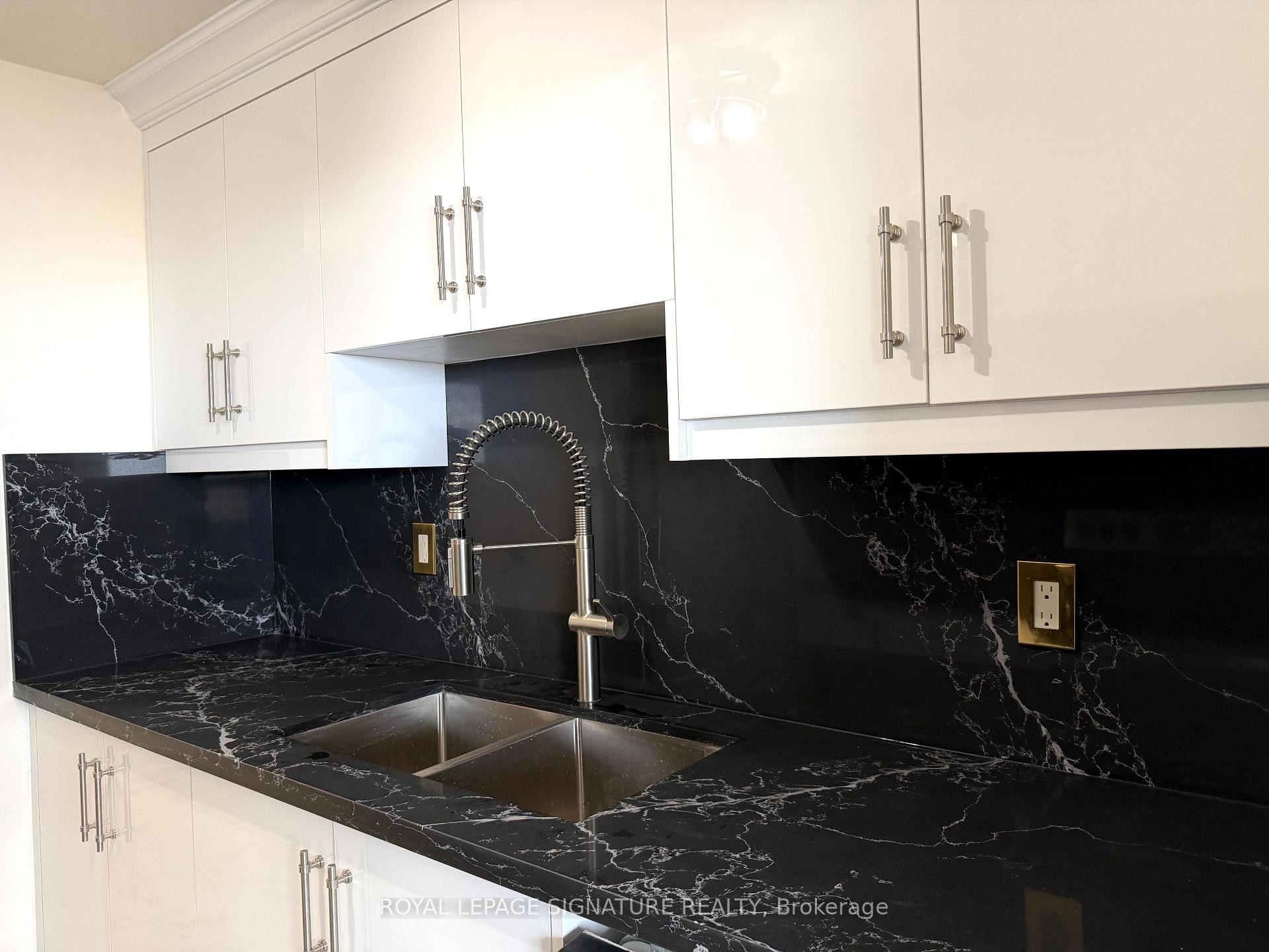 









270


Palmdale

Drive, 1503,
Toronto,




ON
M1T 3N8

