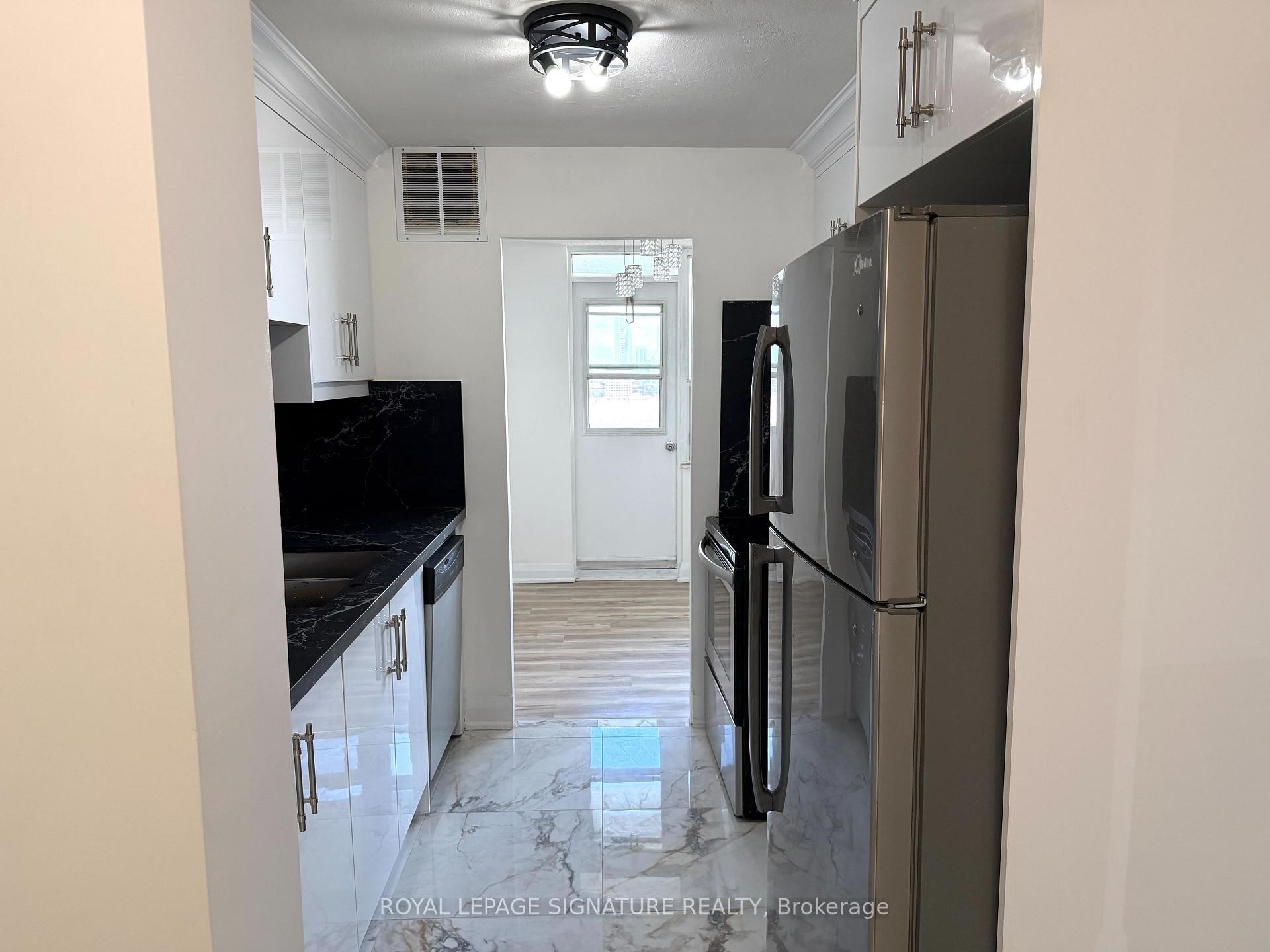 









270


Palmdale

Drive, 1503,
Toronto,




ON
M1T 3N8

