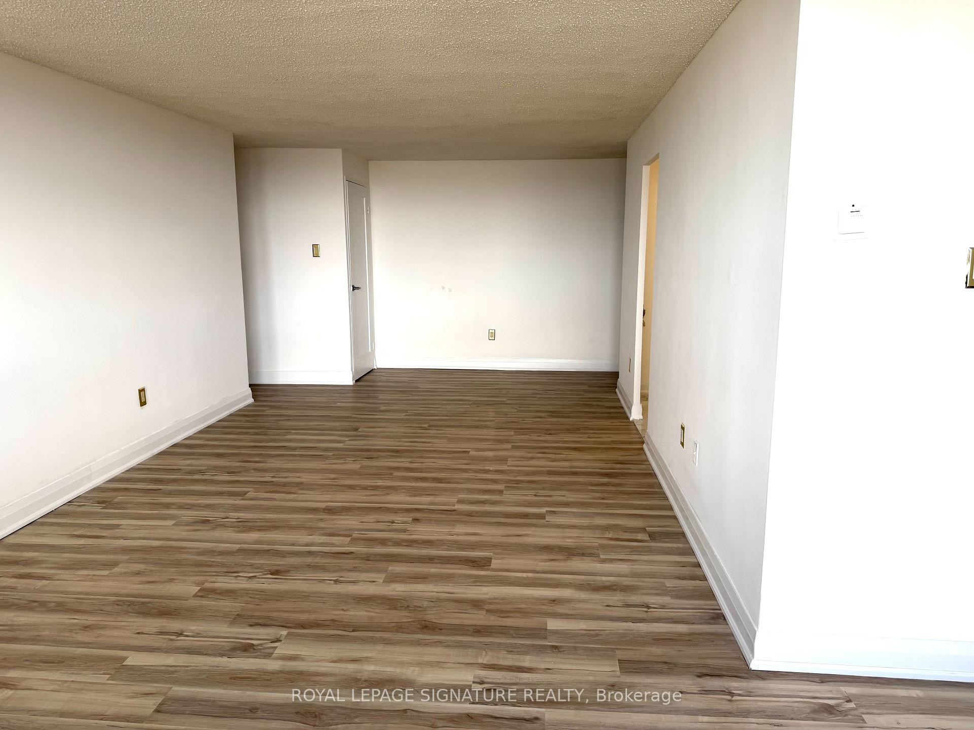 









270


Palmdale

Drive, 1503,
Toronto,




ON
M1T 3N8

