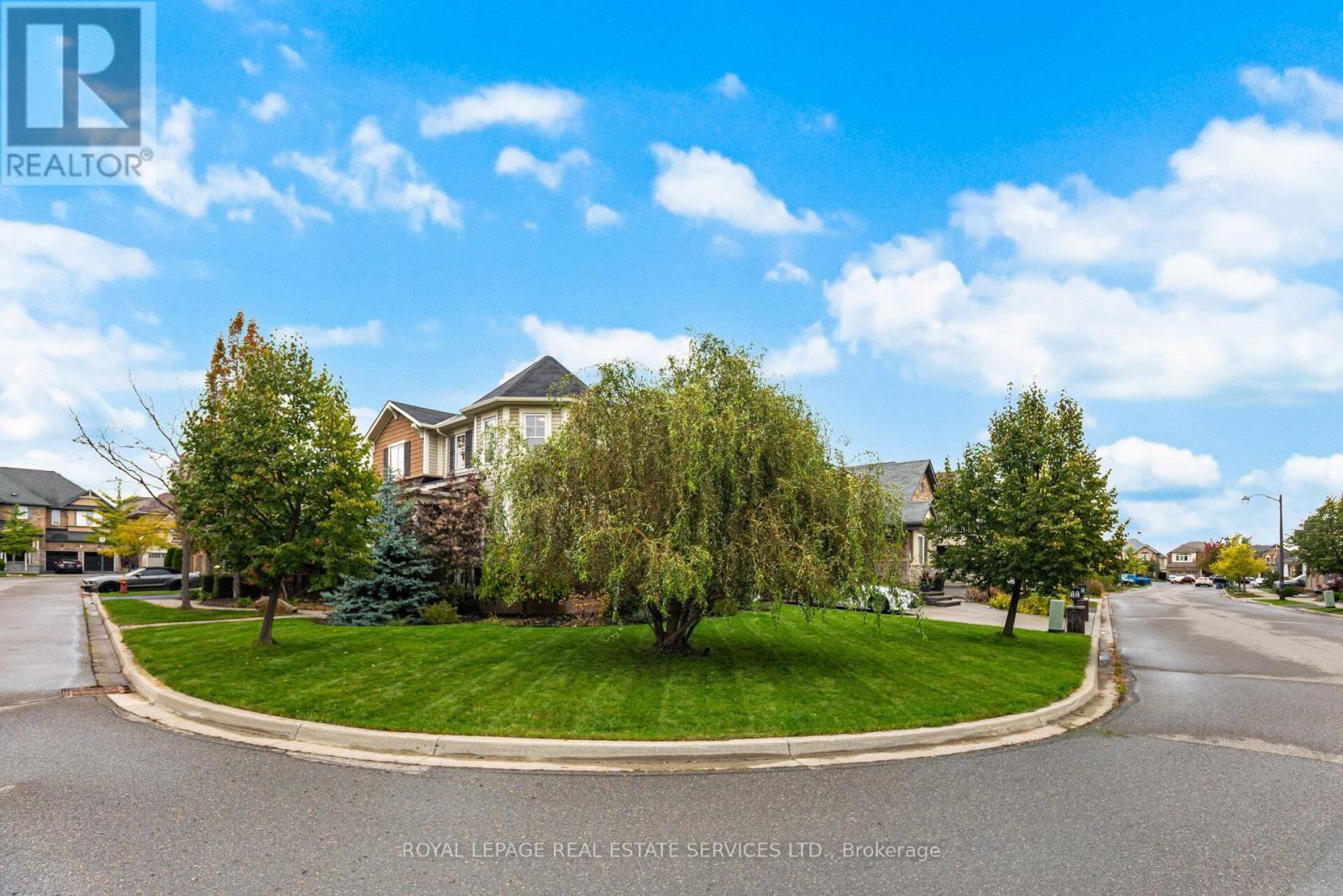 












444 COOMBS COURT

,
Milton,




Ontario
L9T7N5

