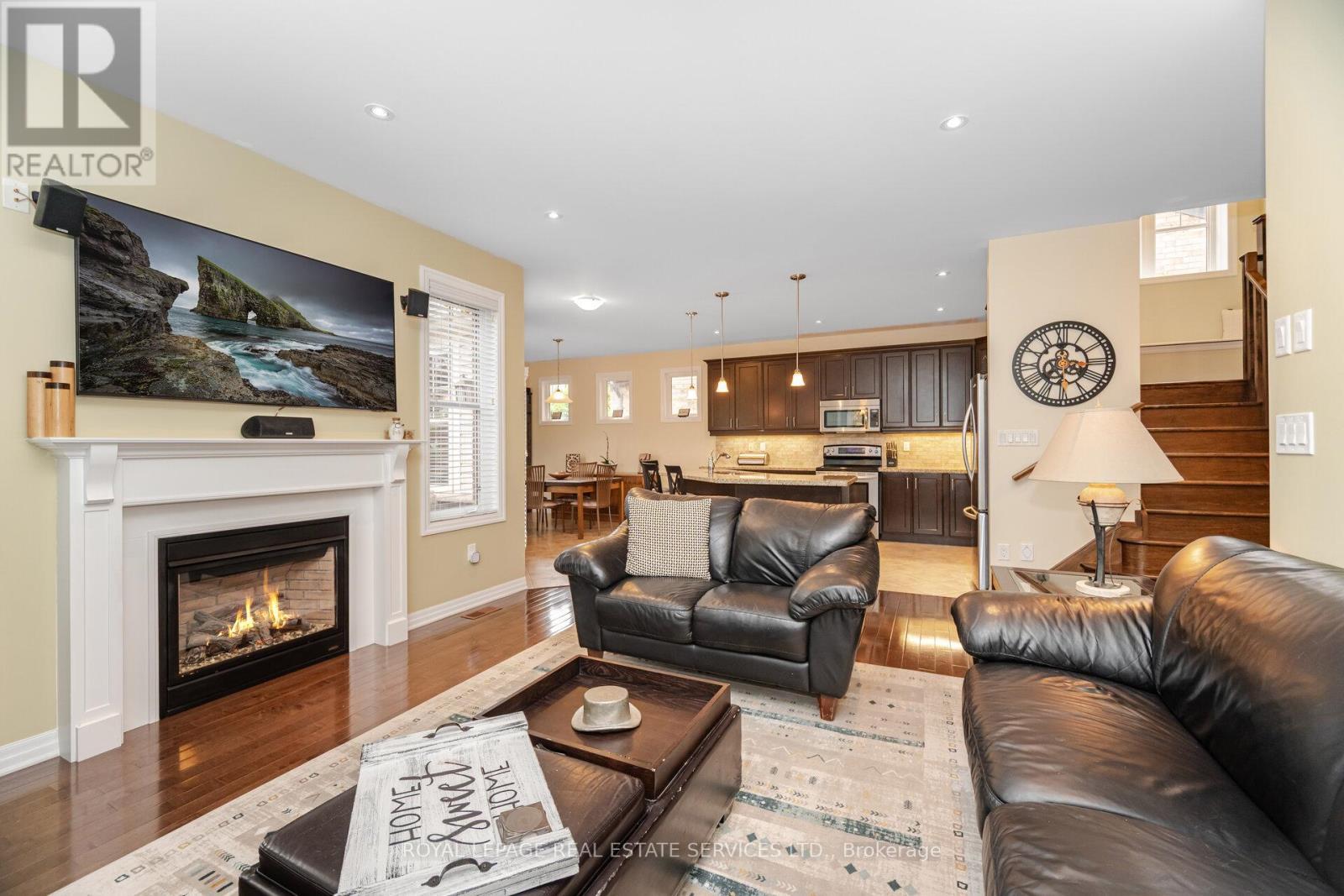 












444 COOMBS COURT

,
Milton,




Ontario
L9T7N5

