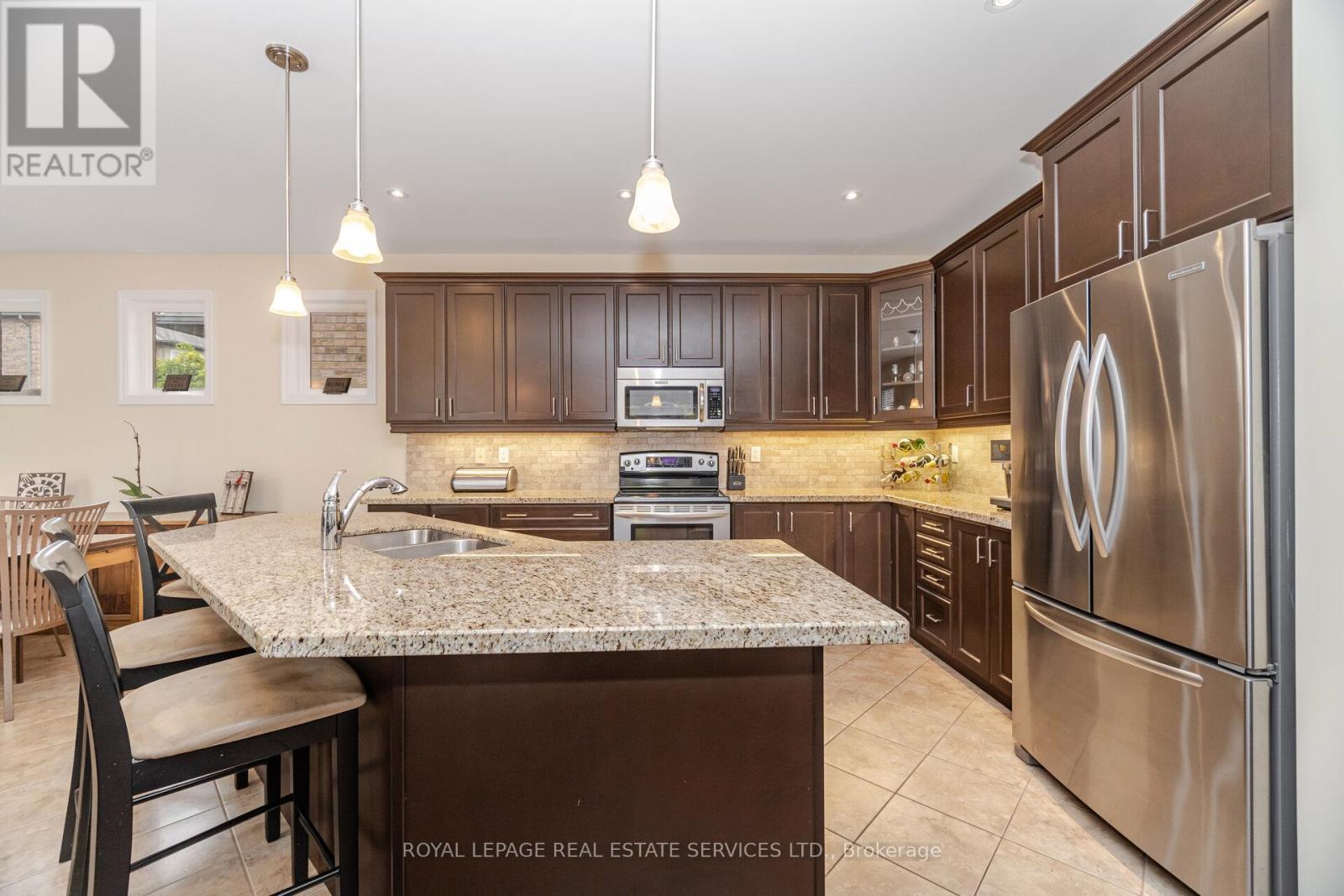 












444 COOMBS COURT

,
Milton,




Ontario
L9T7N5

