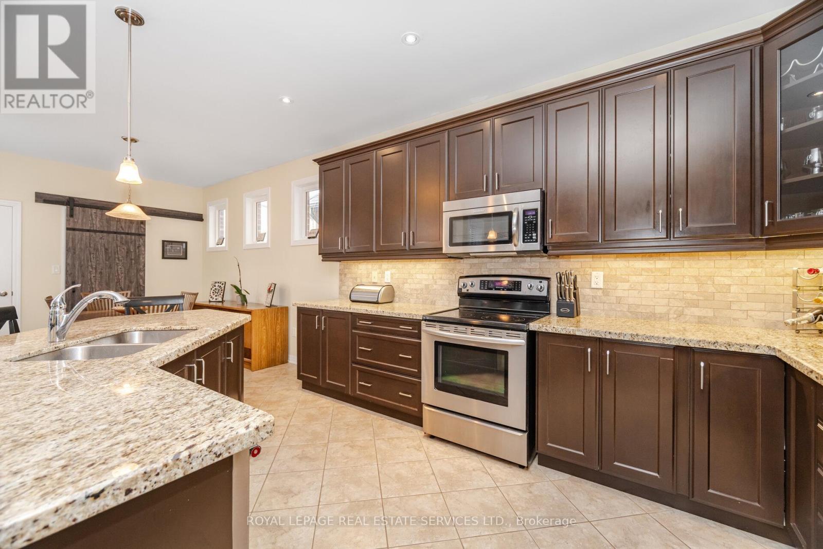 












444 COOMBS COURT

,
Milton,




Ontario
L9T7N5

