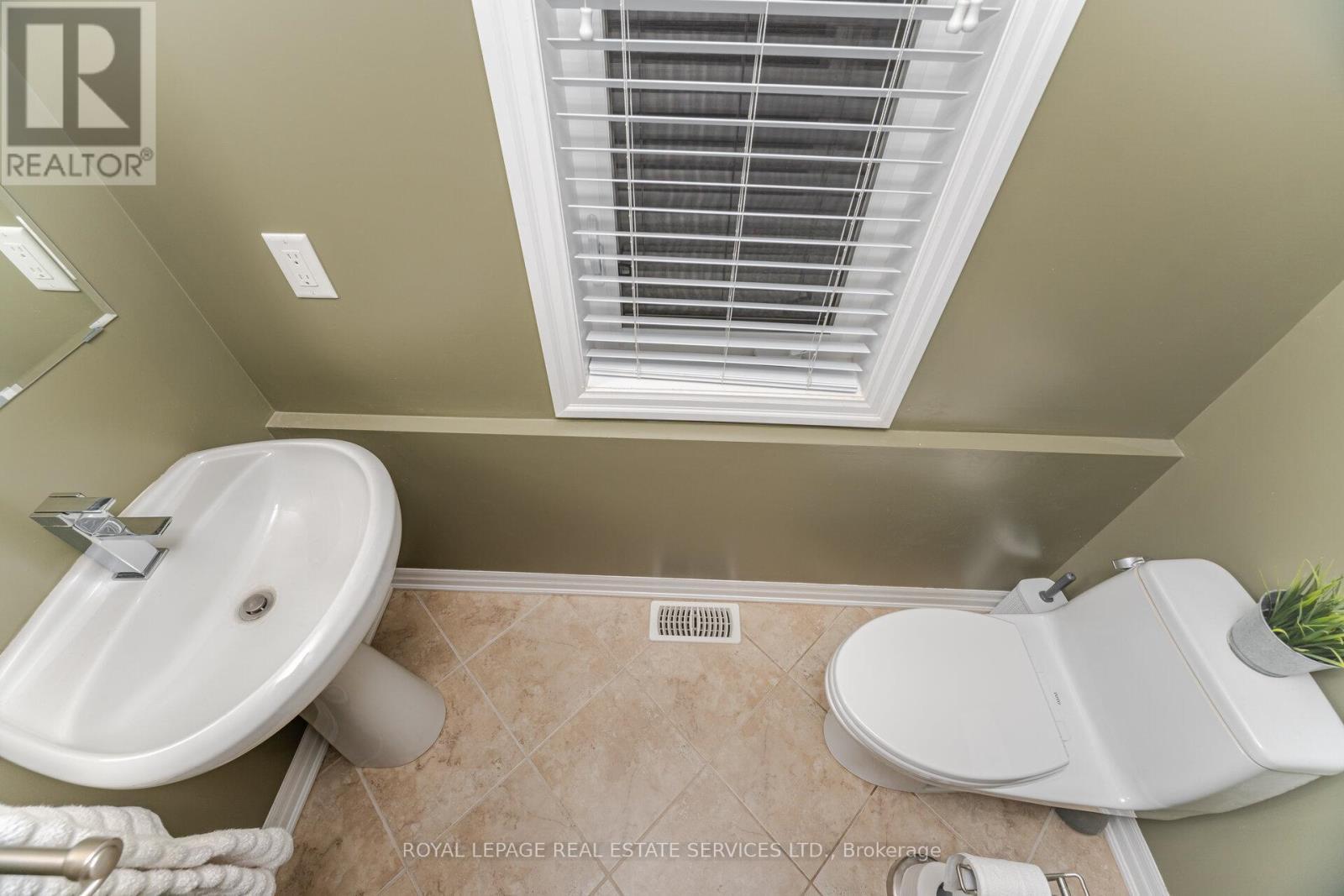 












444 COOMBS COURT

,
Milton,




Ontario
L9T7N5

