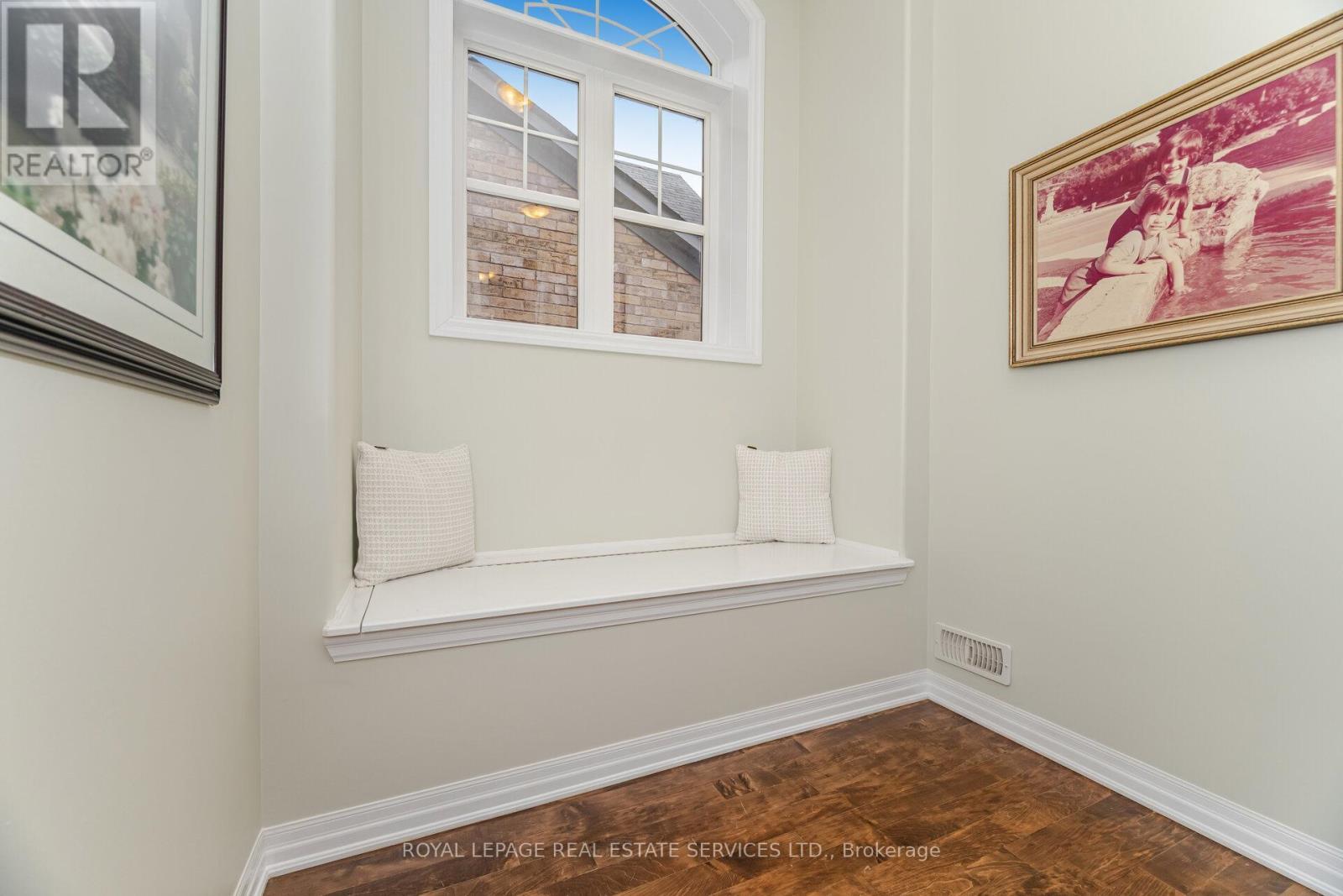 












444 COOMBS COURT

,
Milton,




Ontario
L9T7N5

