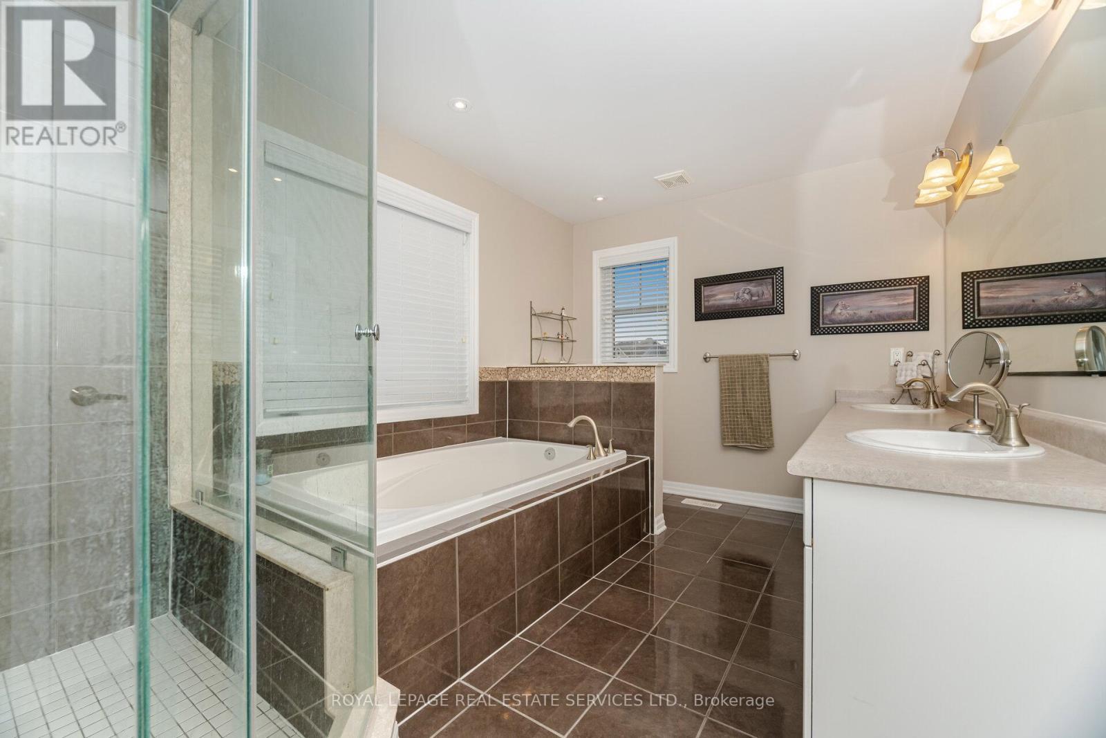 












444 COOMBS COURT

,
Milton,




Ontario
L9T7N5

