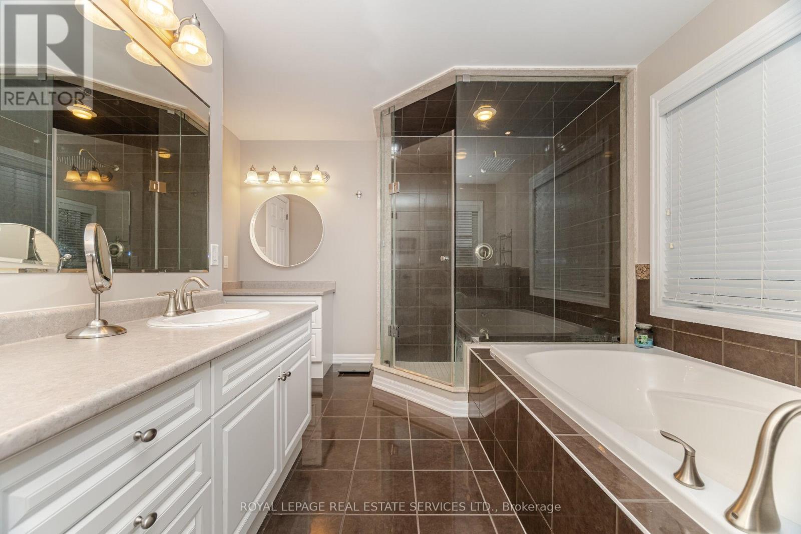 












444 COOMBS COURT

,
Milton,




Ontario
L9T7N5

