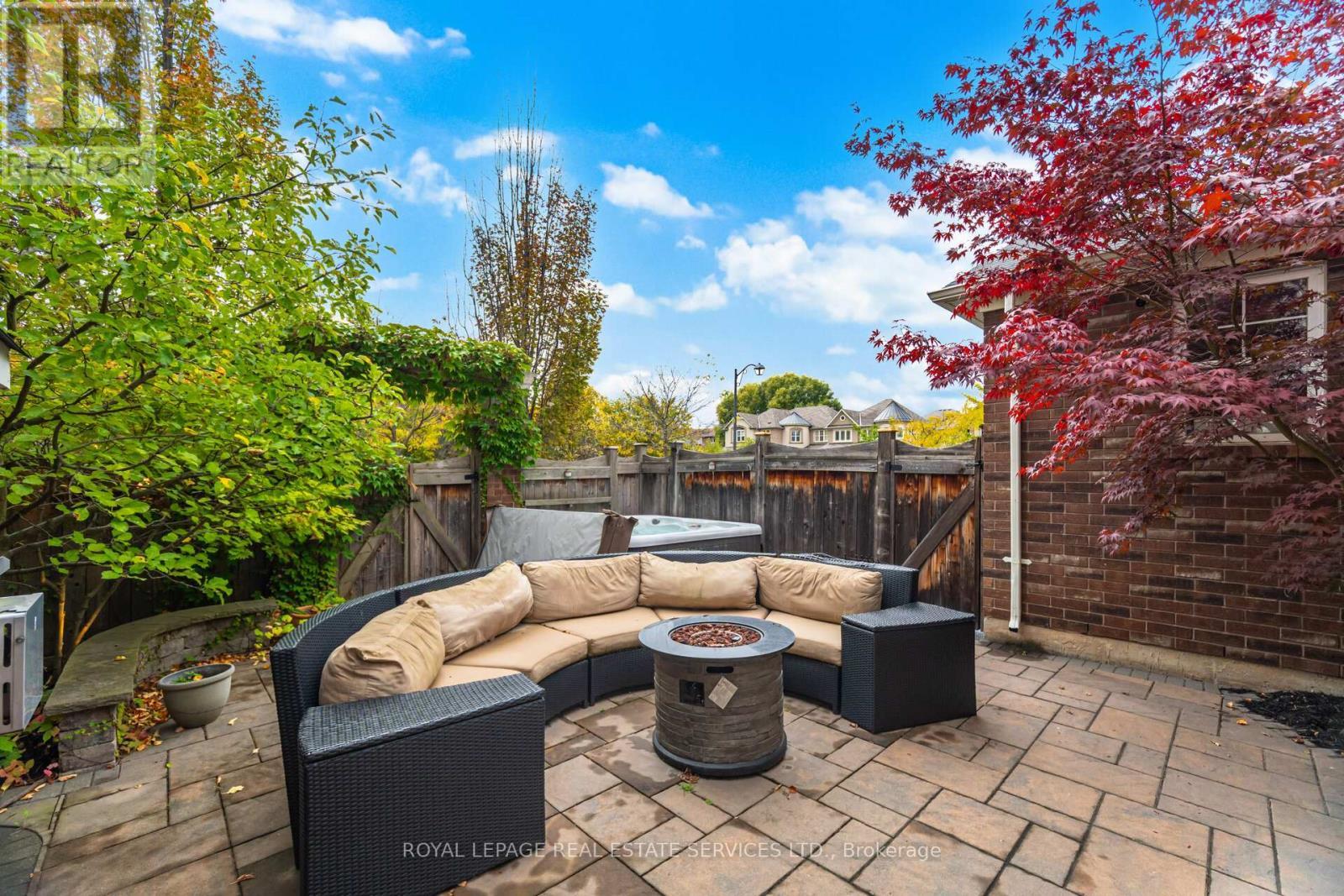 












444 COOMBS COURT

,
Milton,




Ontario
L9T7N5

