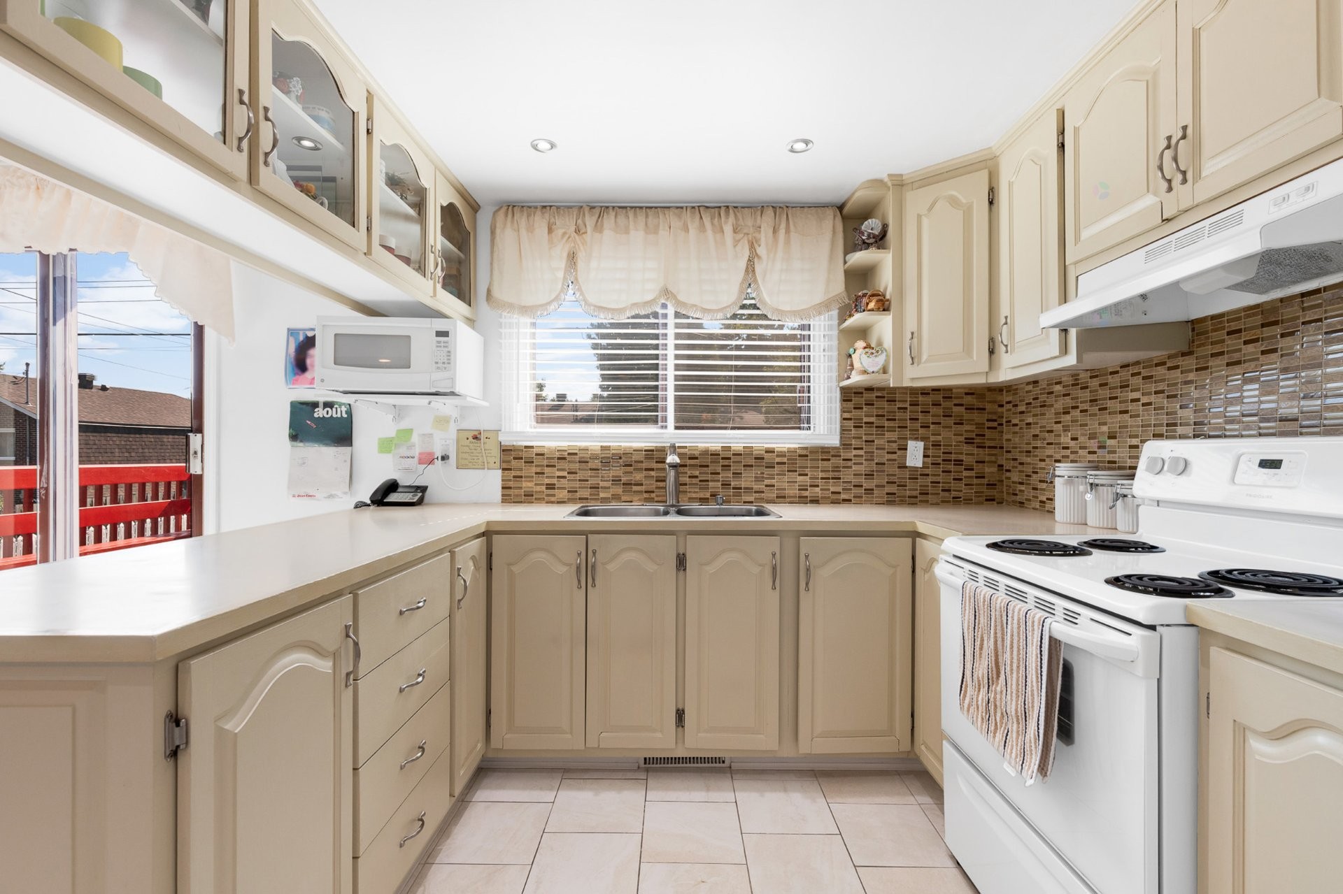 









46


Rue Cumberland

,
Dollard-des-Ormeaux,




QC
H9B1V1

