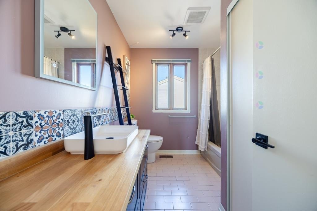 









1


Crois. Raspberry

,
Beaconsfield,




QC
H9W6C9

