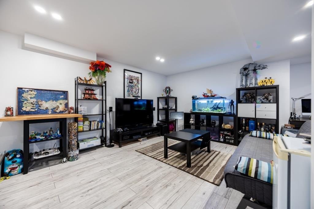 









1


Crois. Raspberry

,
Beaconsfield,




QC
H9W6C9

