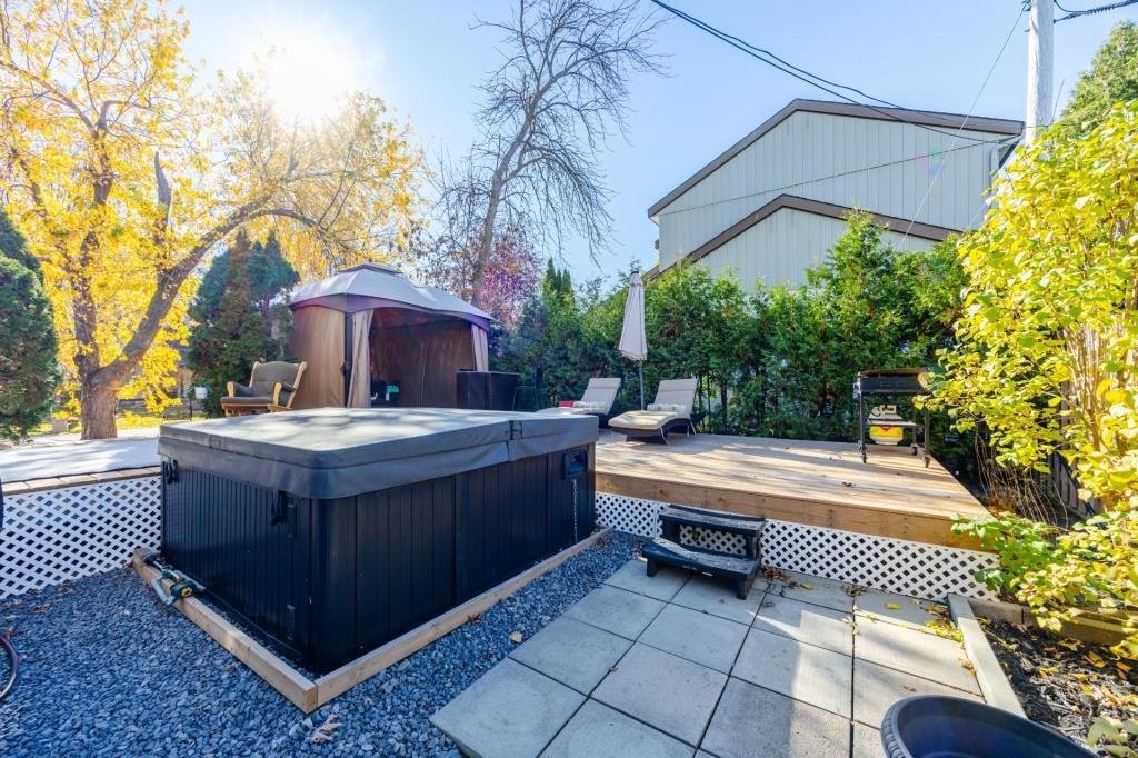 









1


Crois. Raspberry

,
Beaconsfield,




QC
H9W6C9

