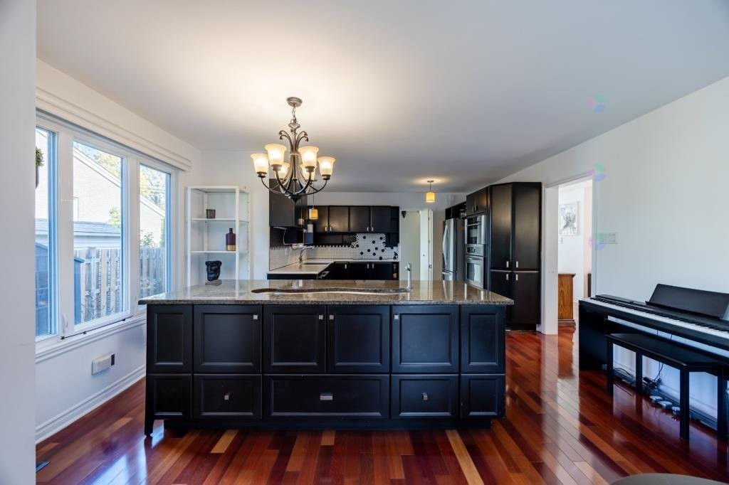 









1


Crois. Raspberry

,
Beaconsfield,




QC
H9W6C9

